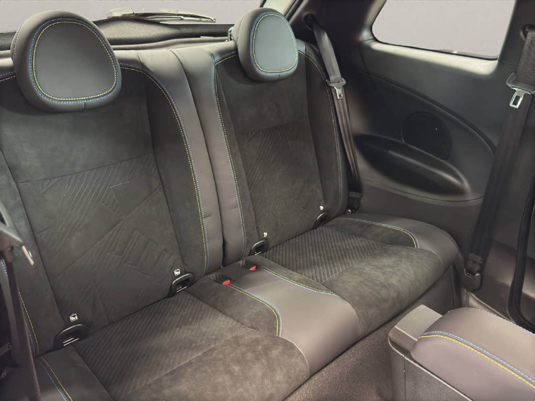 listing desktop thumbnail image 8