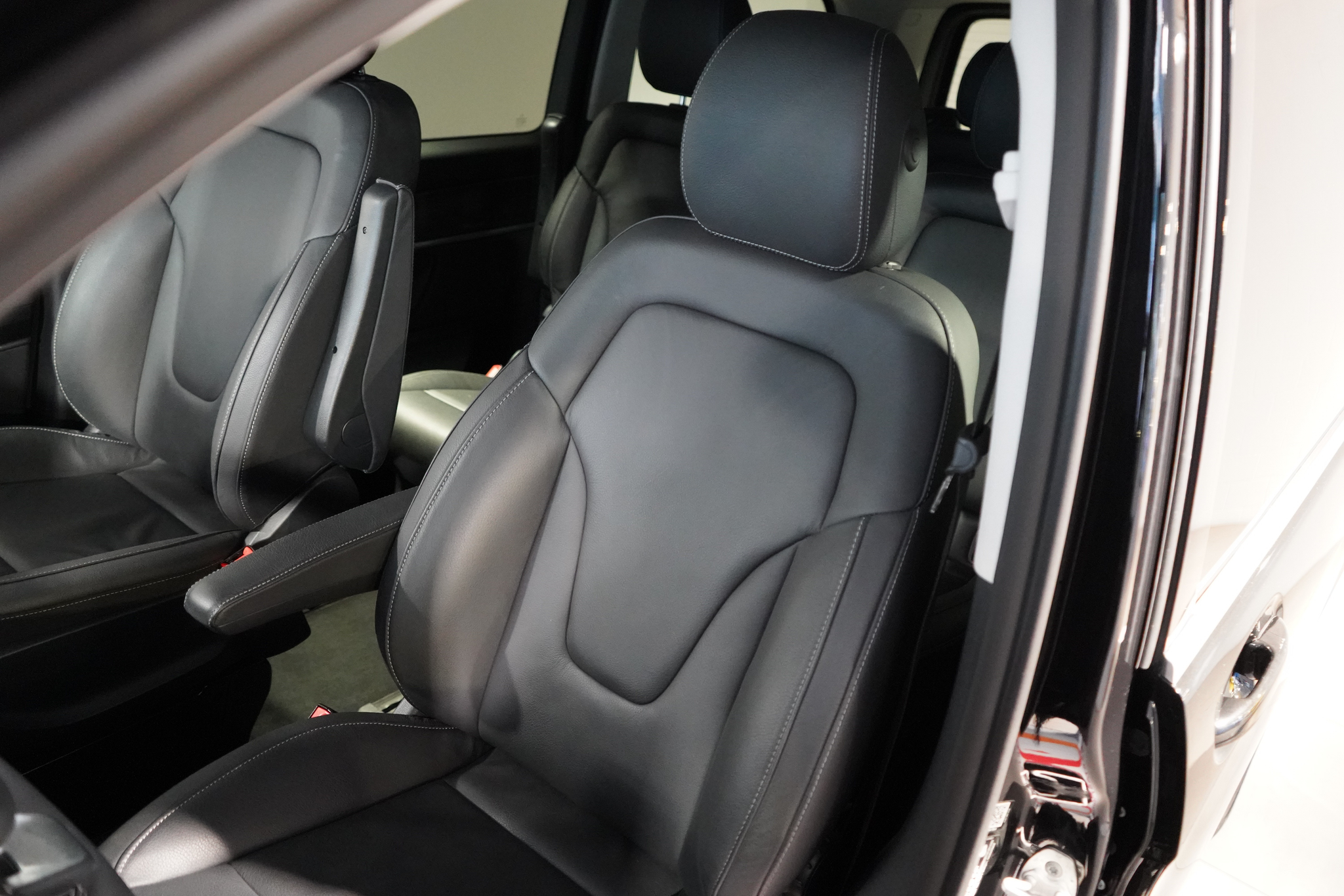 listing desktop thumbnail image 5