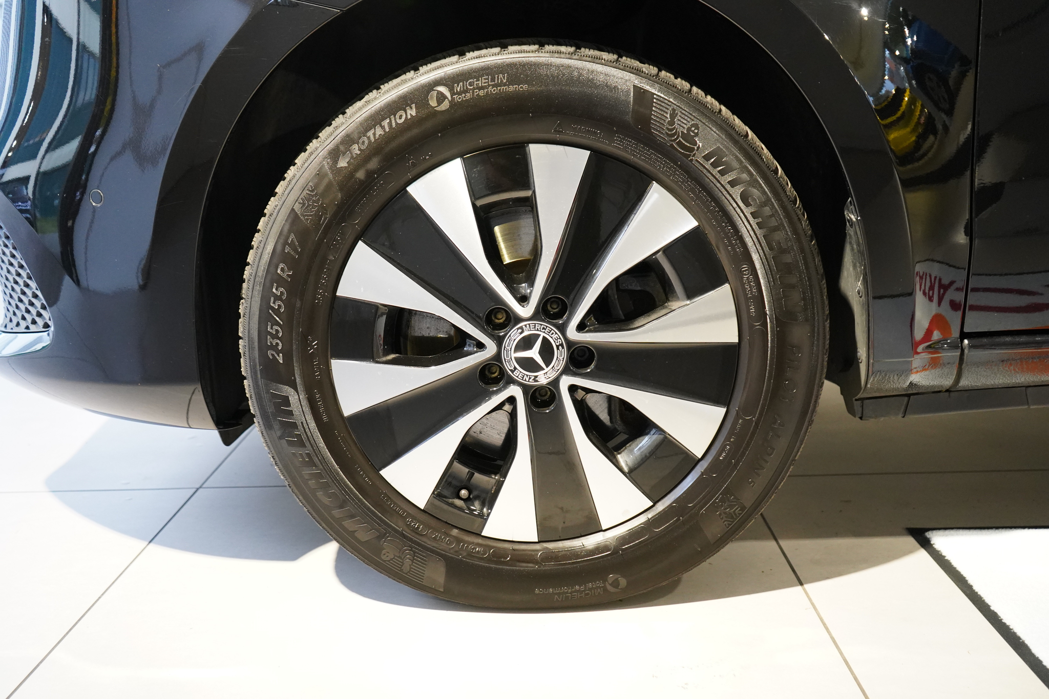 listing desktop thumbnail image 17