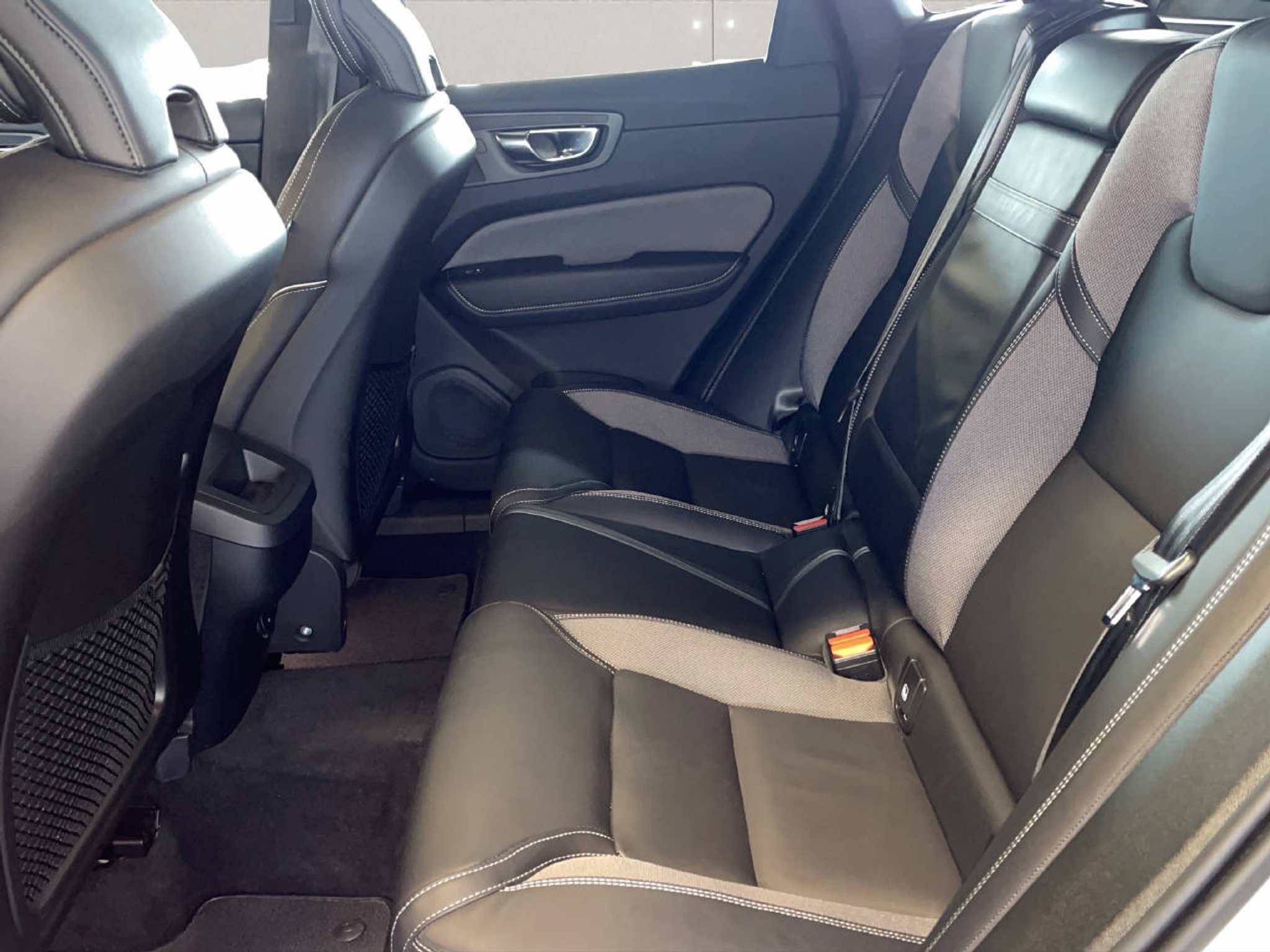 listing desktop thumbnail image 7