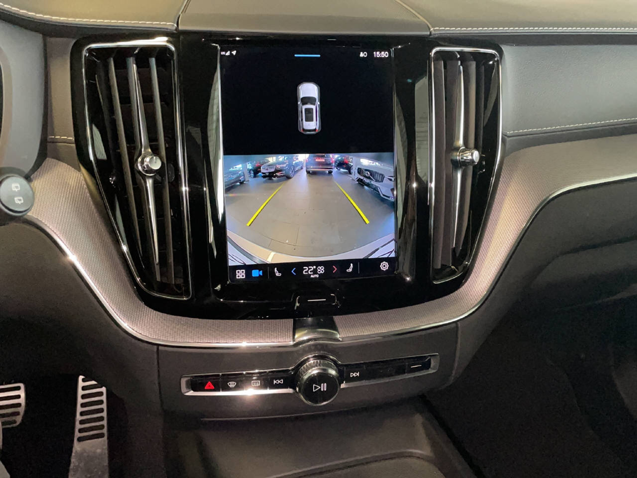 listing desktop thumbnail image 11