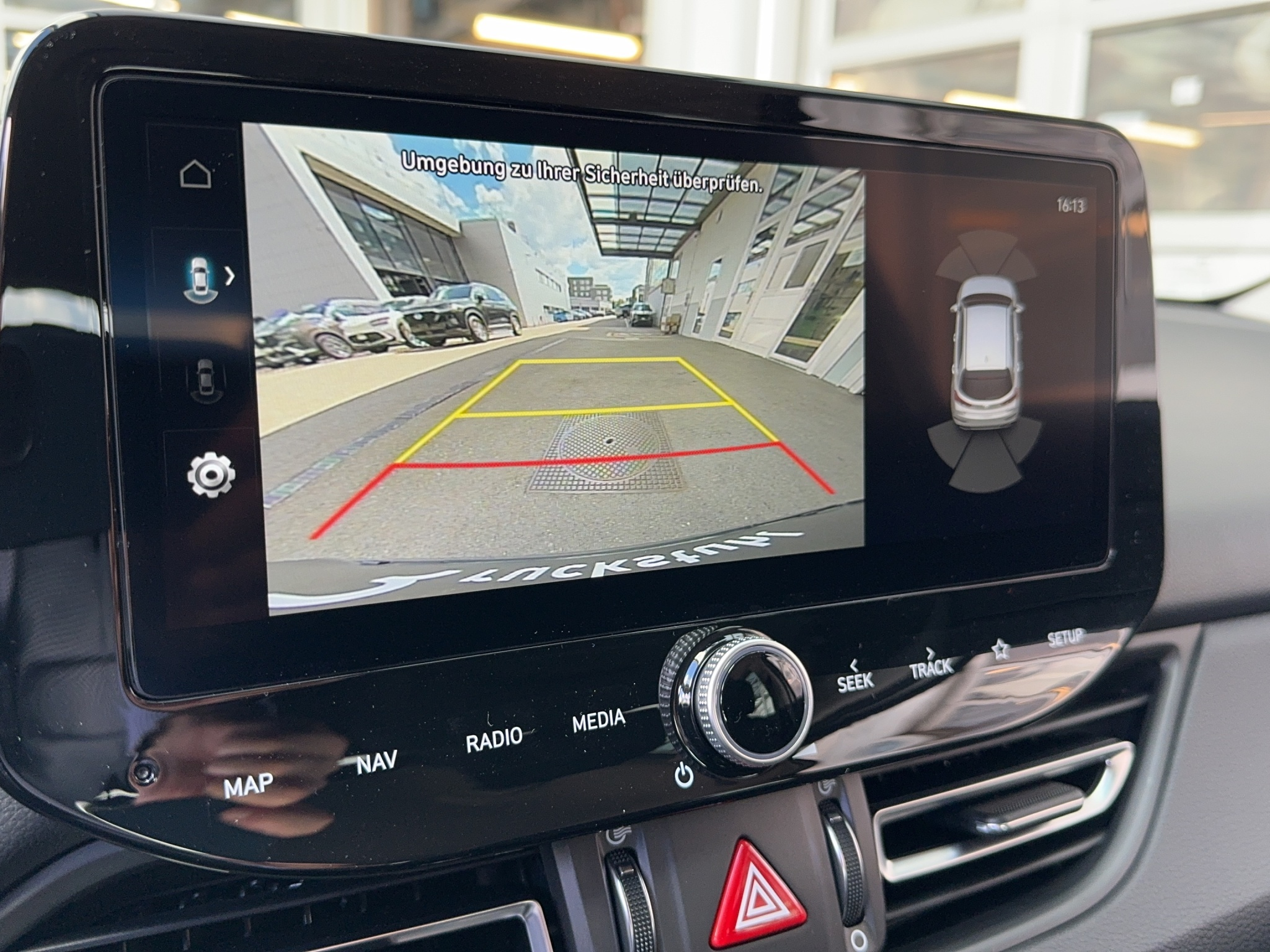 listing desktop thumbnail image 9