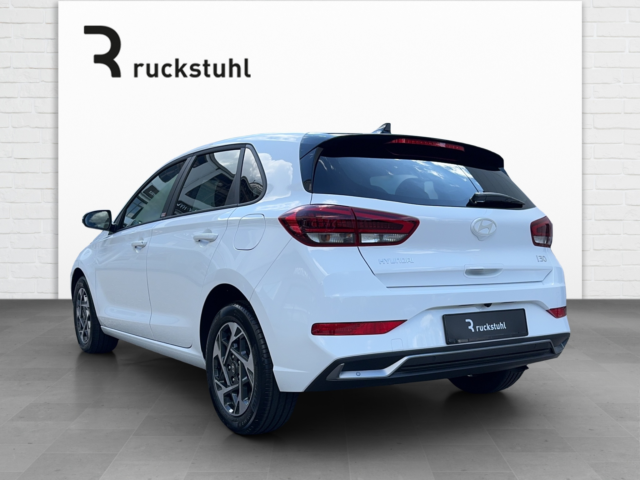 listing desktop thumbnail image 3