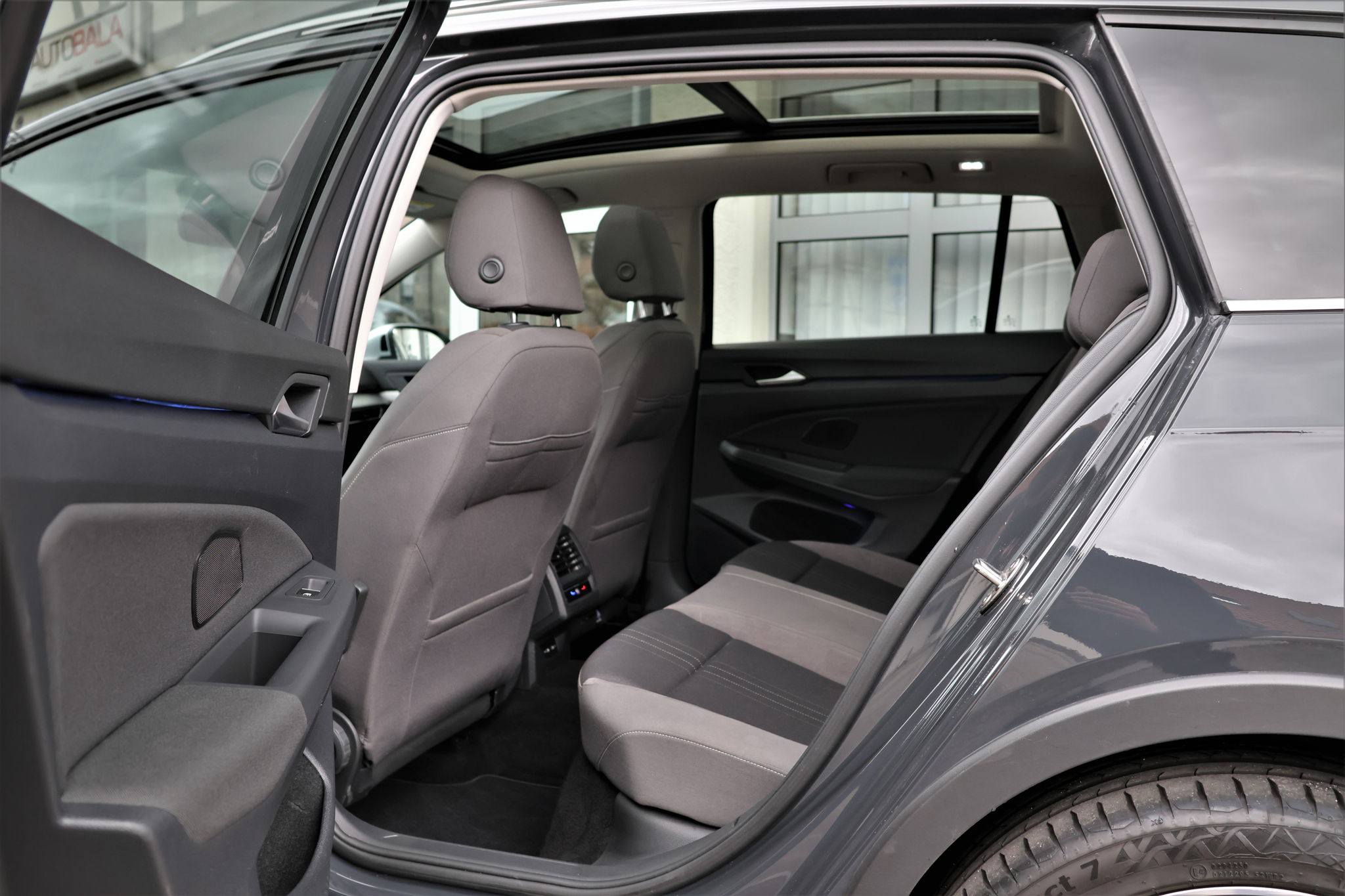 listing desktop thumbnail image 12