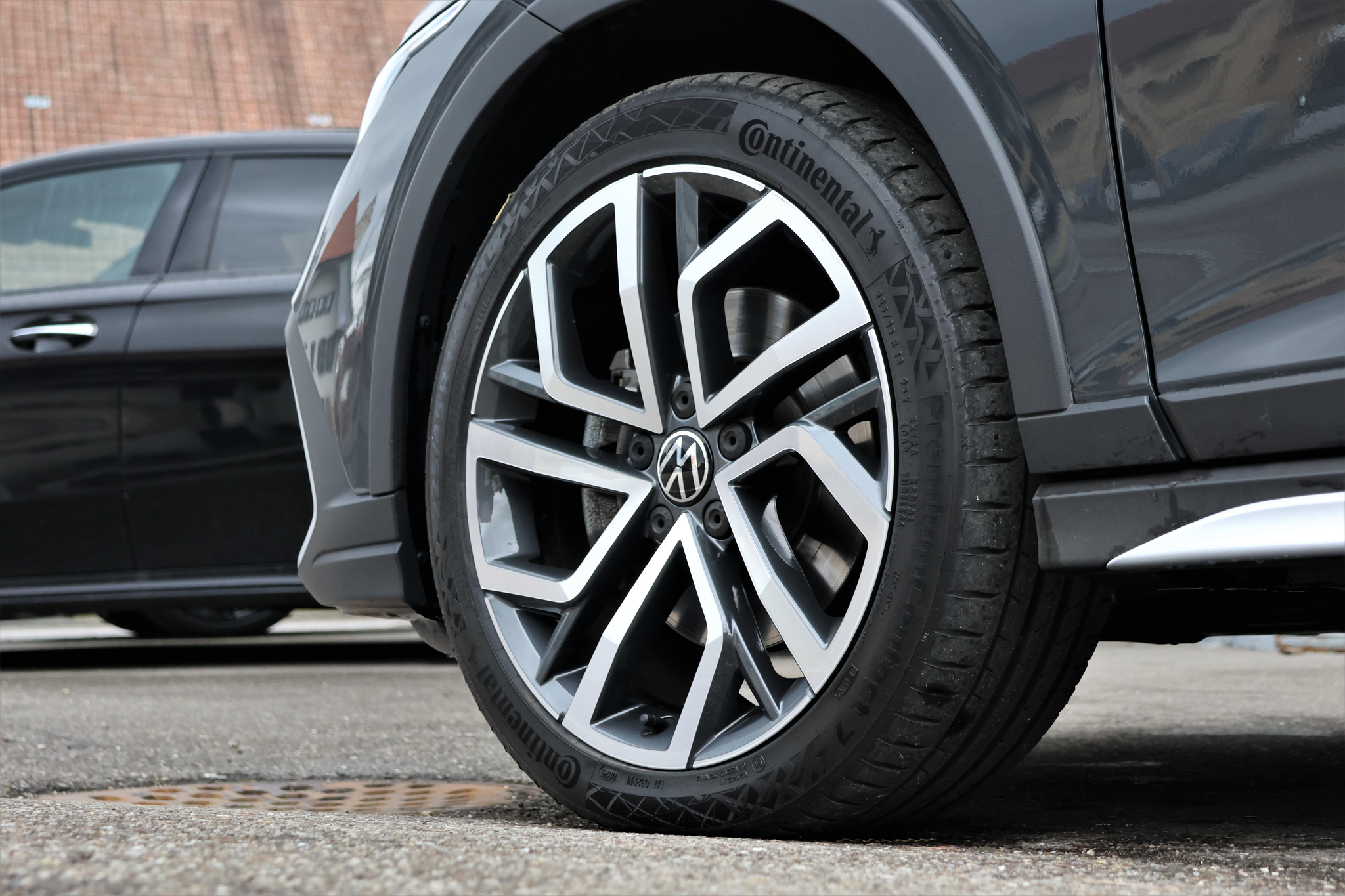 listing desktop thumbnail image 7