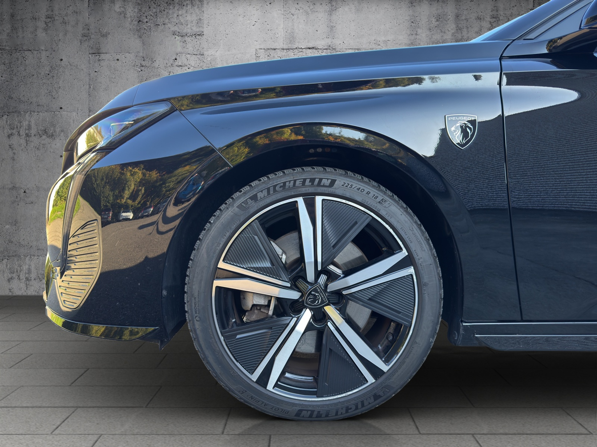 listing desktop thumbnail image 28