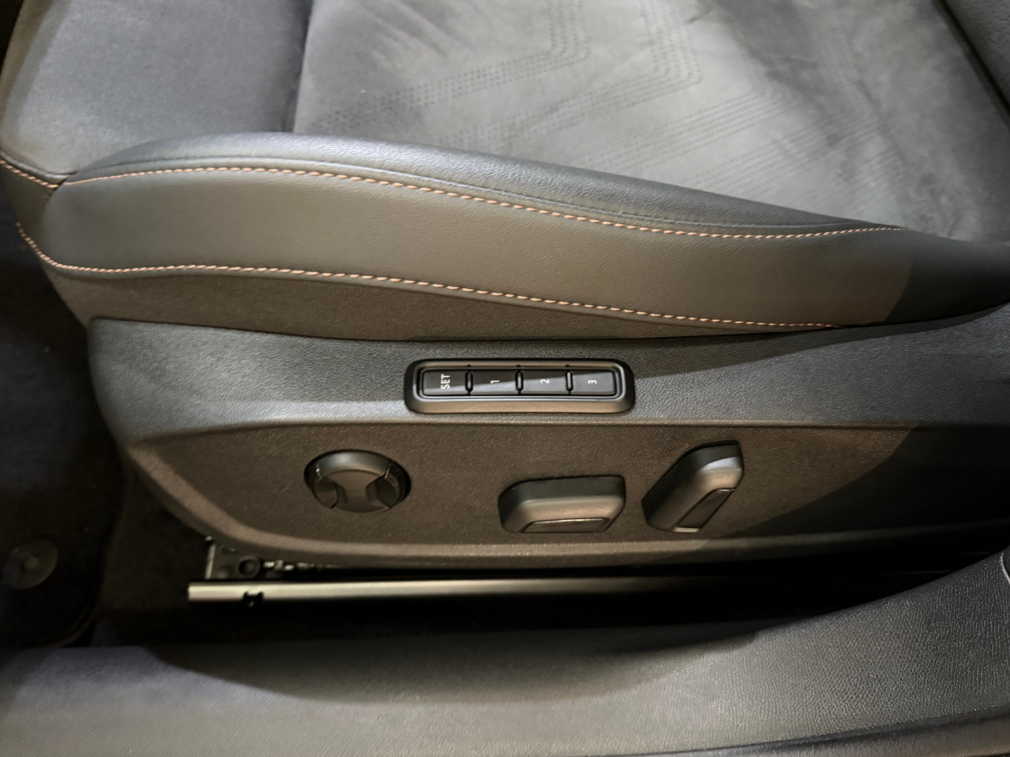 listing desktop thumbnail image 16