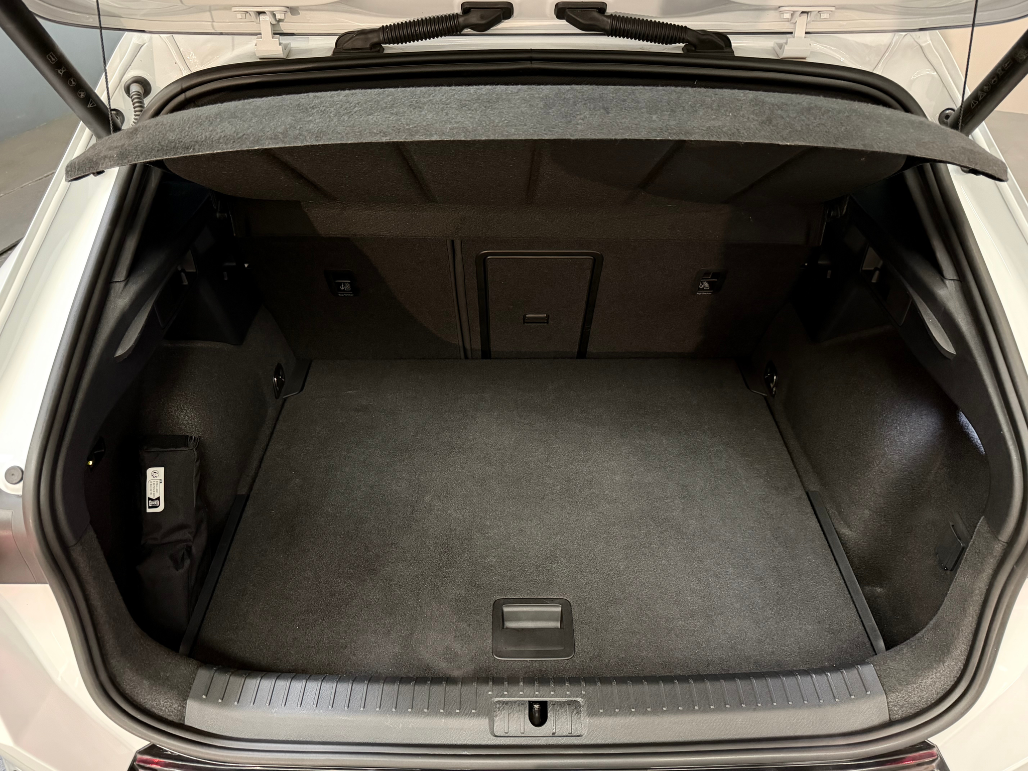 listing desktop thumbnail image 10