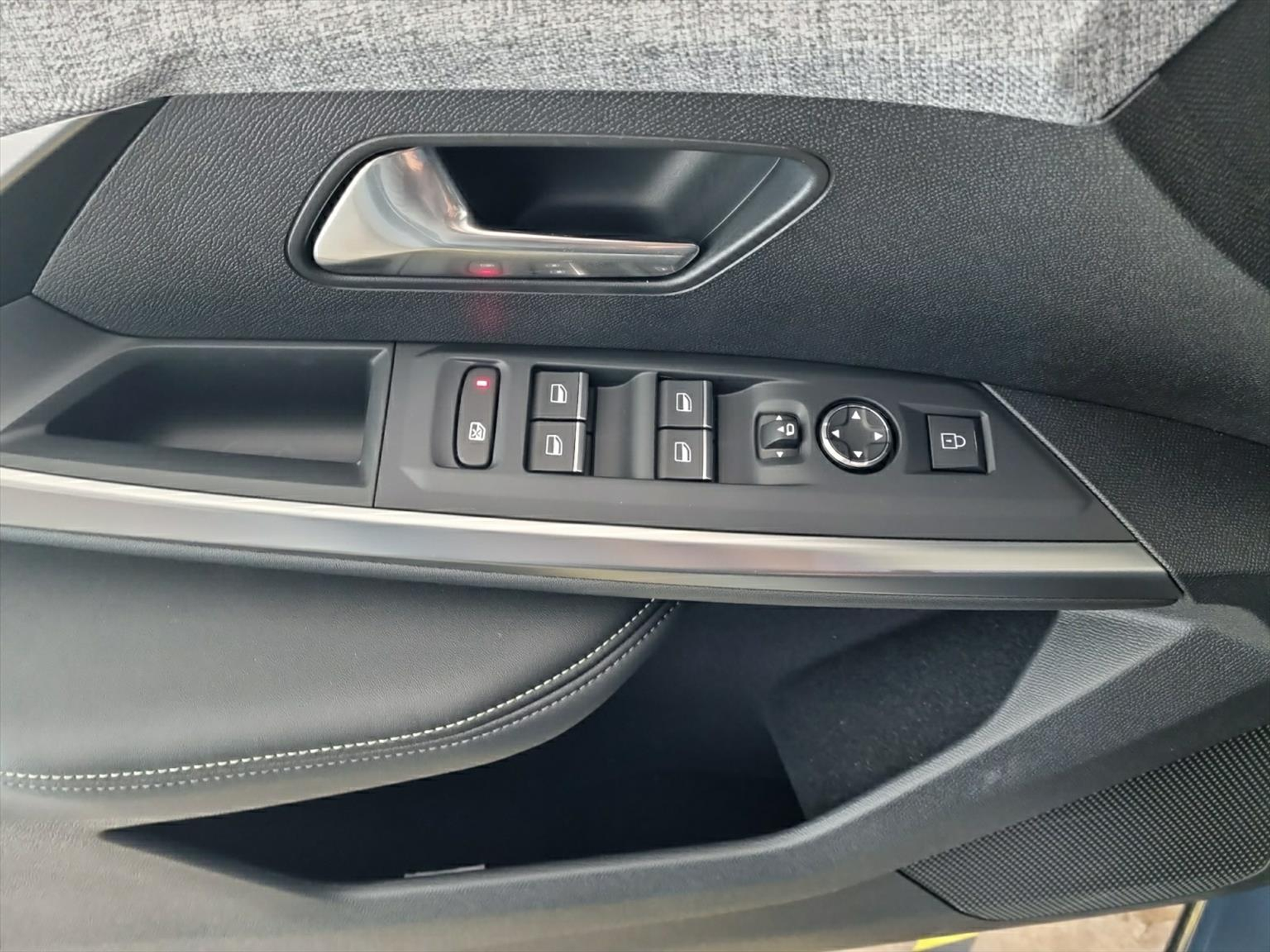 listing desktop thumbnail image 11