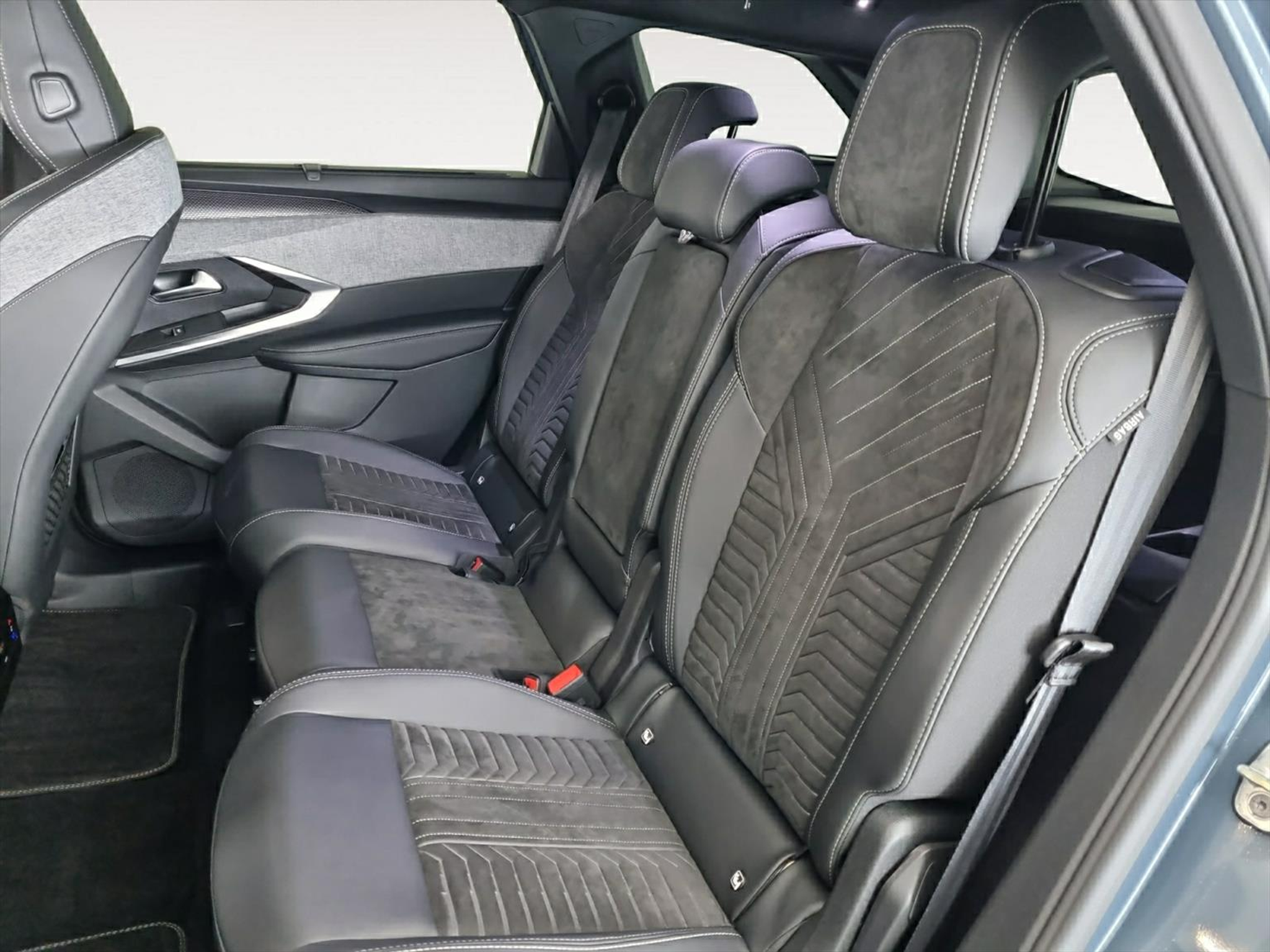 listing desktop thumbnail image 14