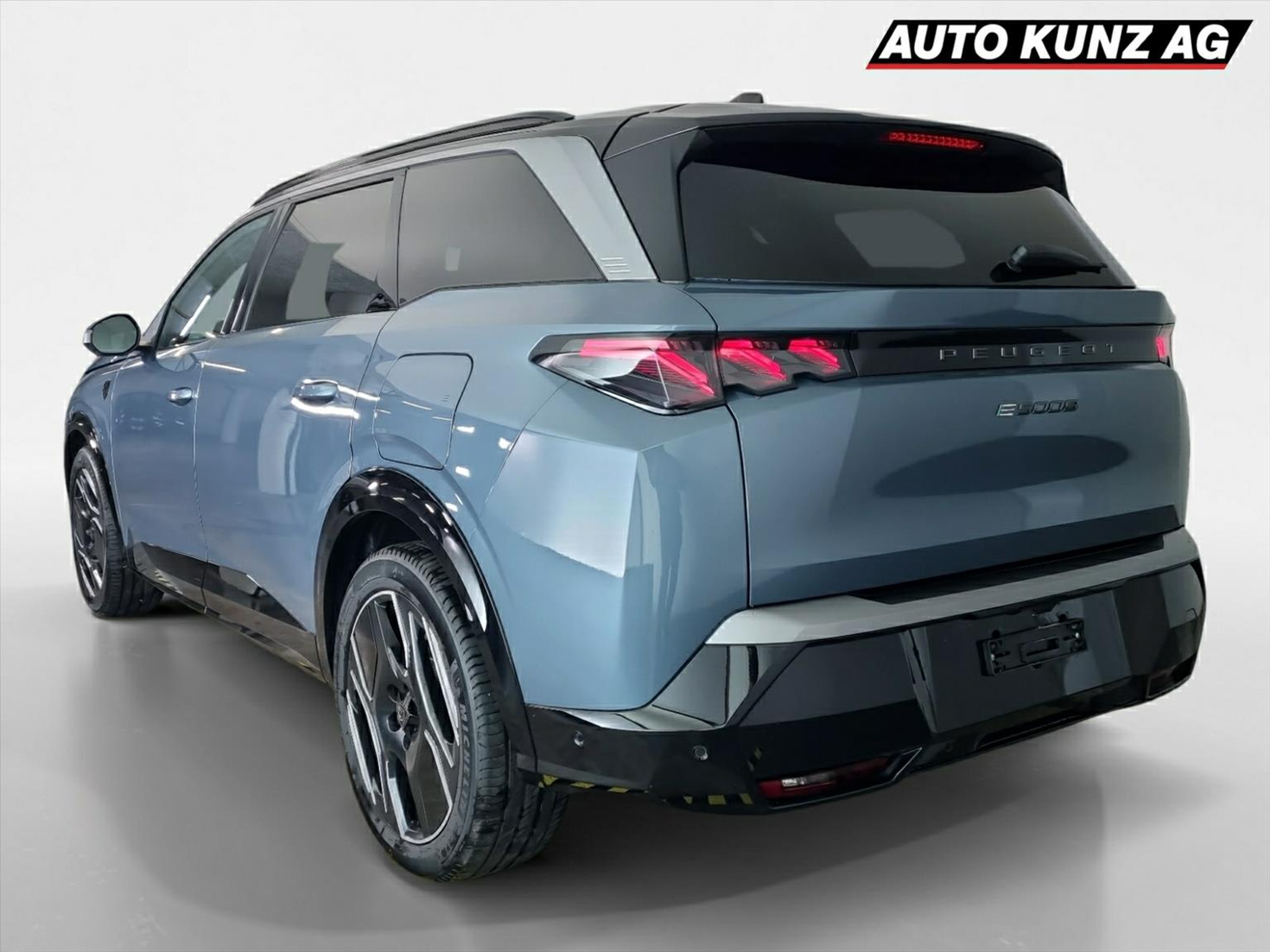 listing desktop thumbnail image 1