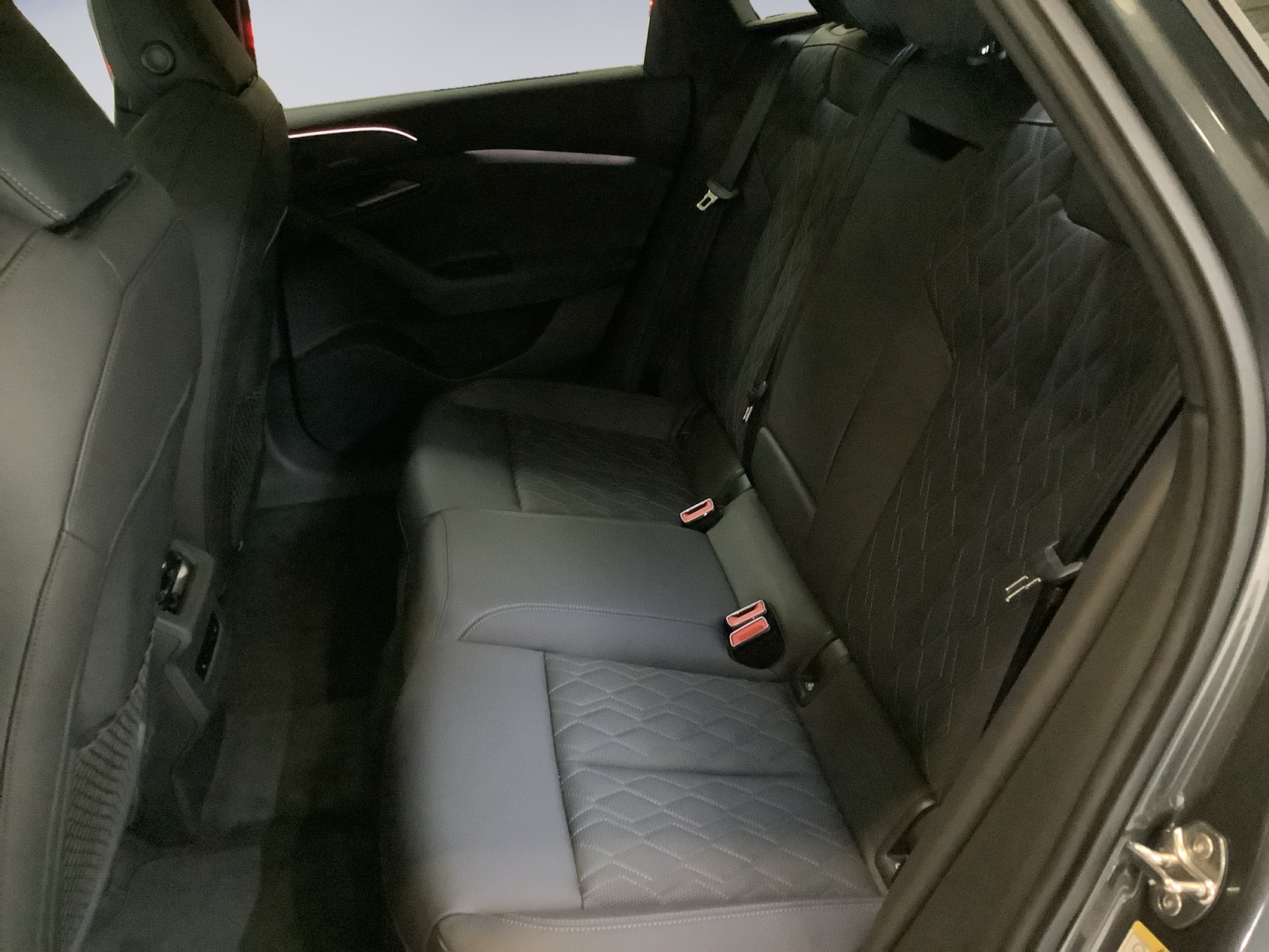 listing desktop thumbnail image 12