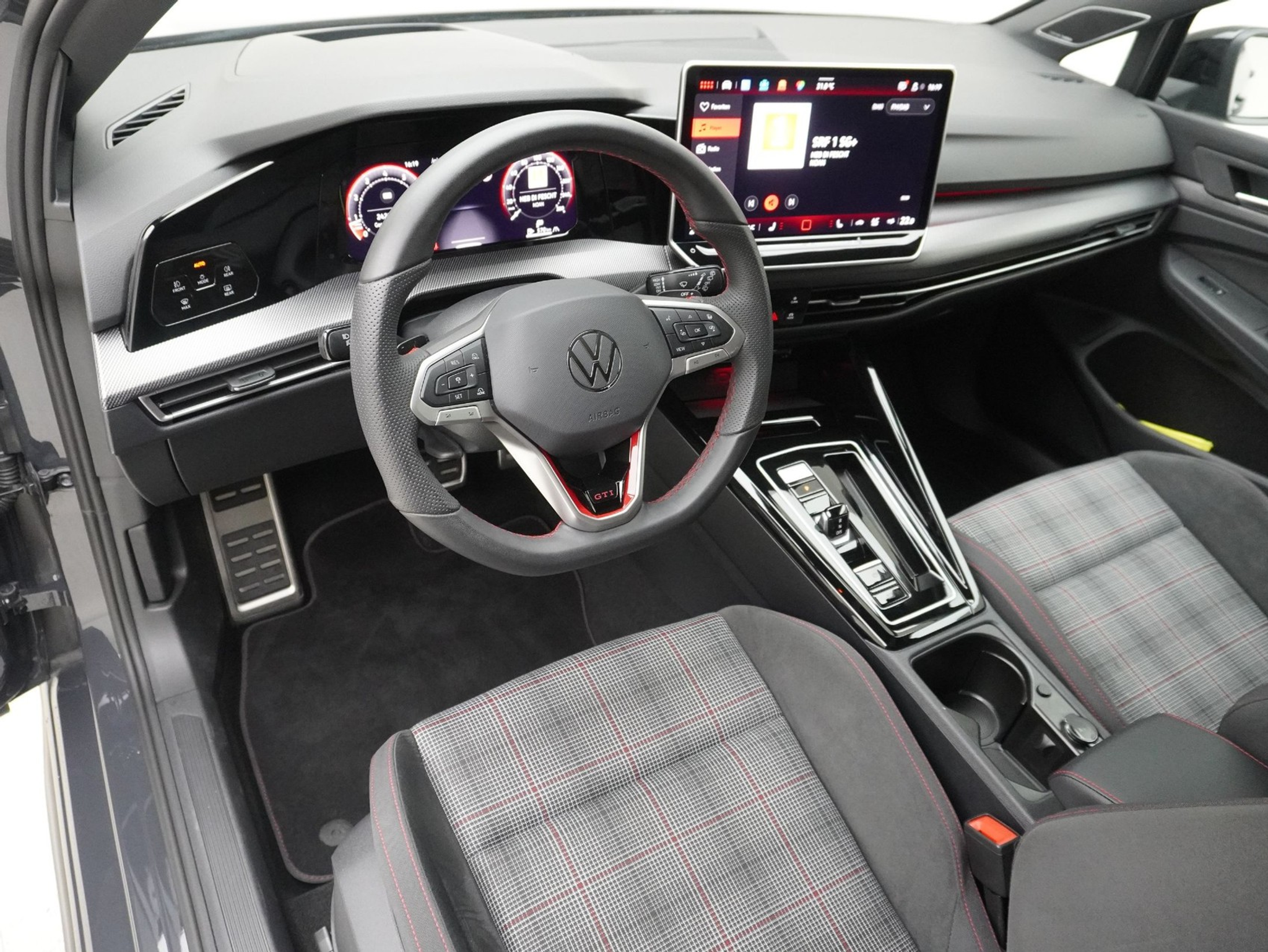 listing desktop thumbnail image 9