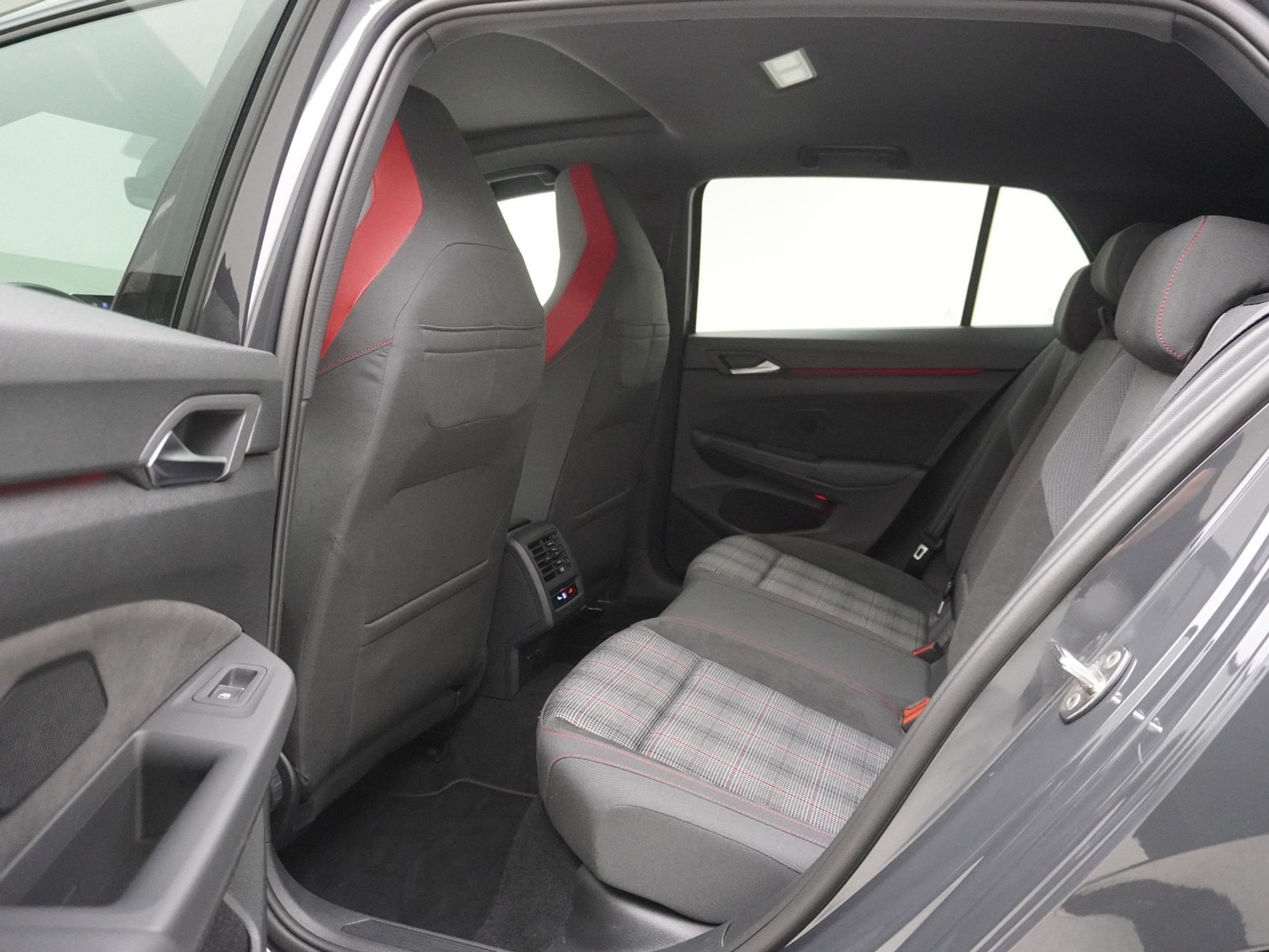 listing desktop thumbnail image 12