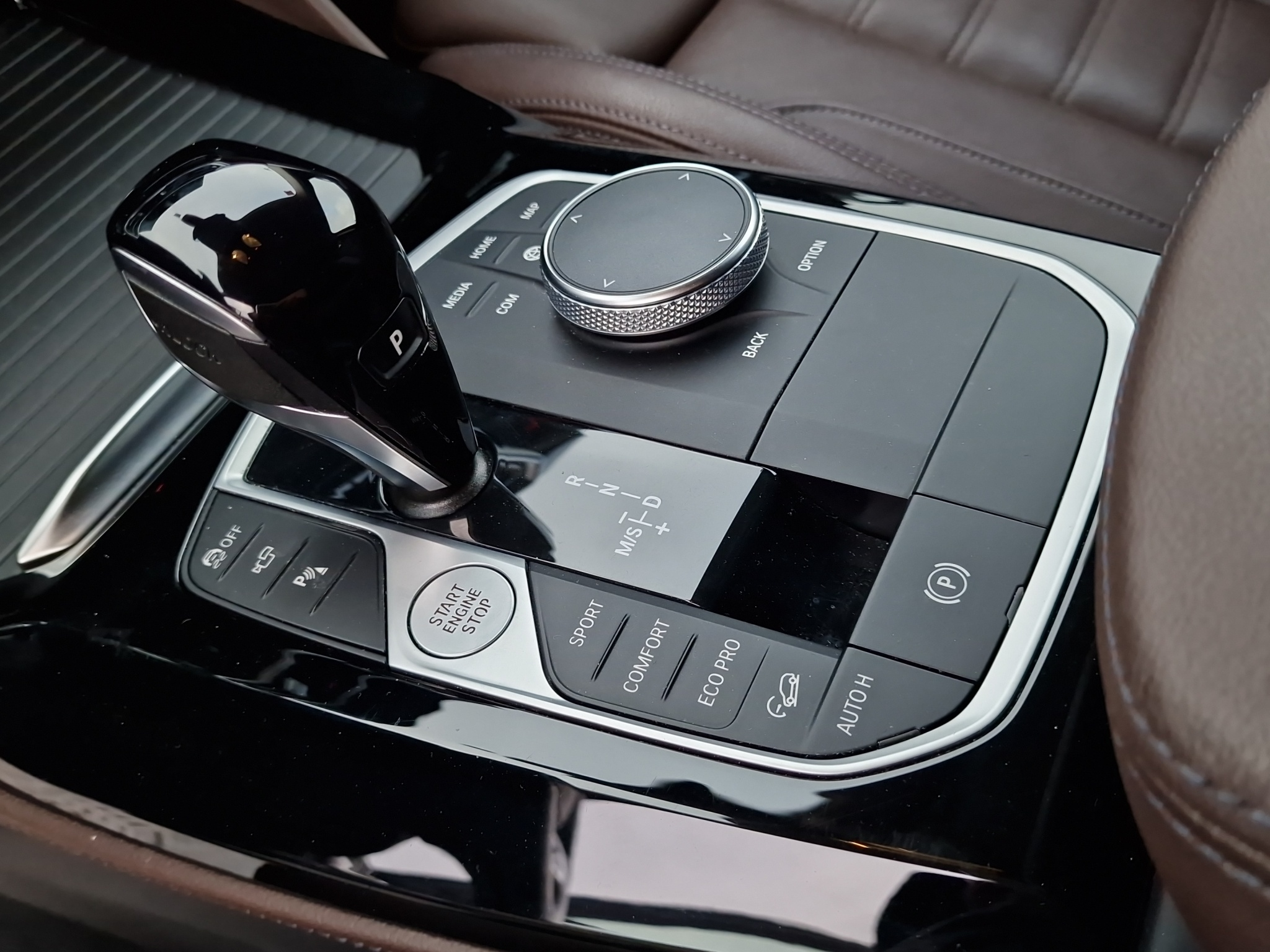 listing desktop thumbnail image 12