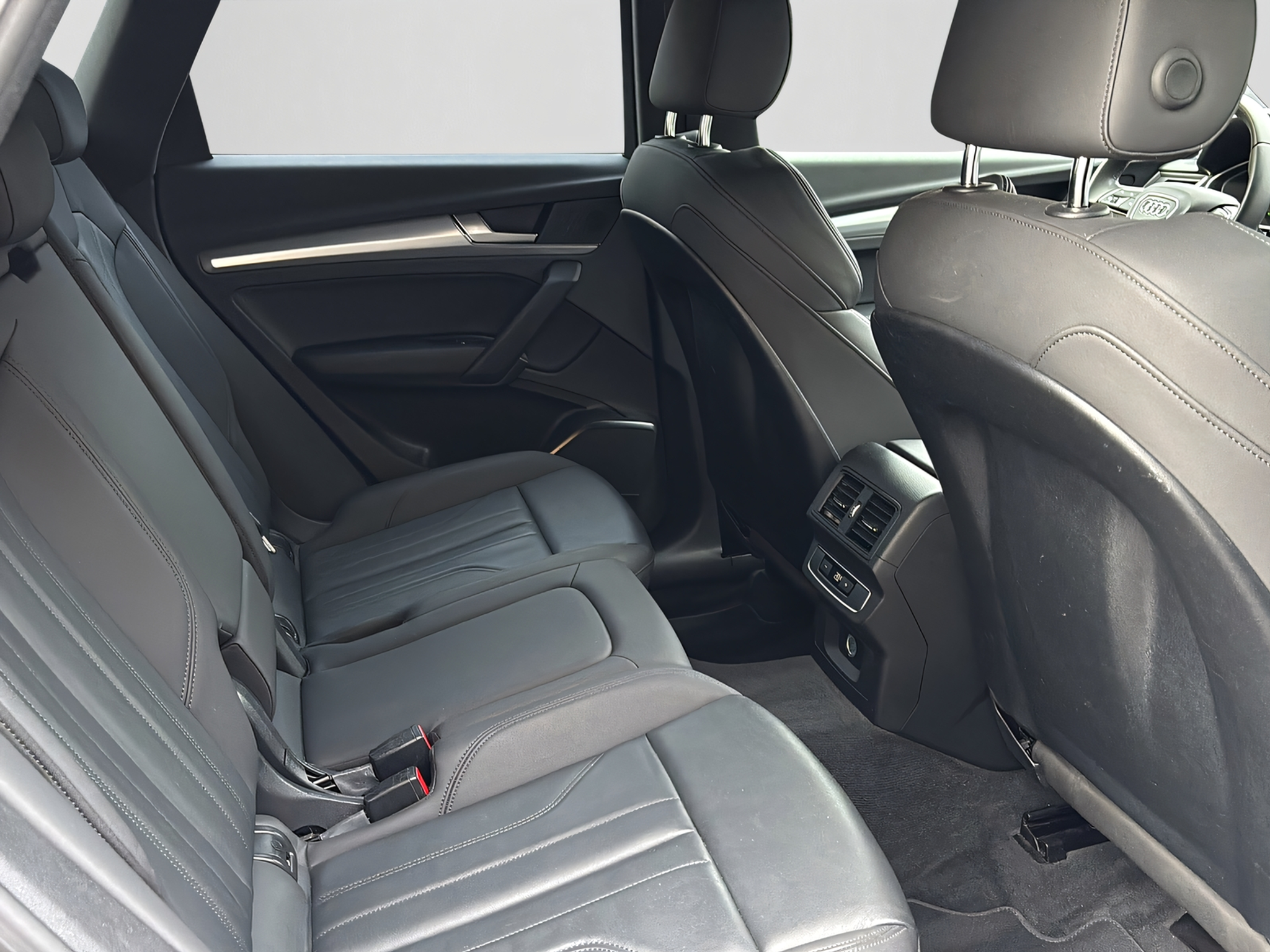 listing desktop thumbnail image 12