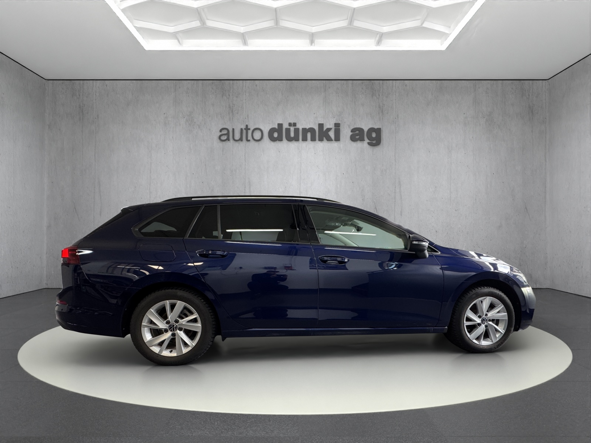 listing desktop thumbnail image 4