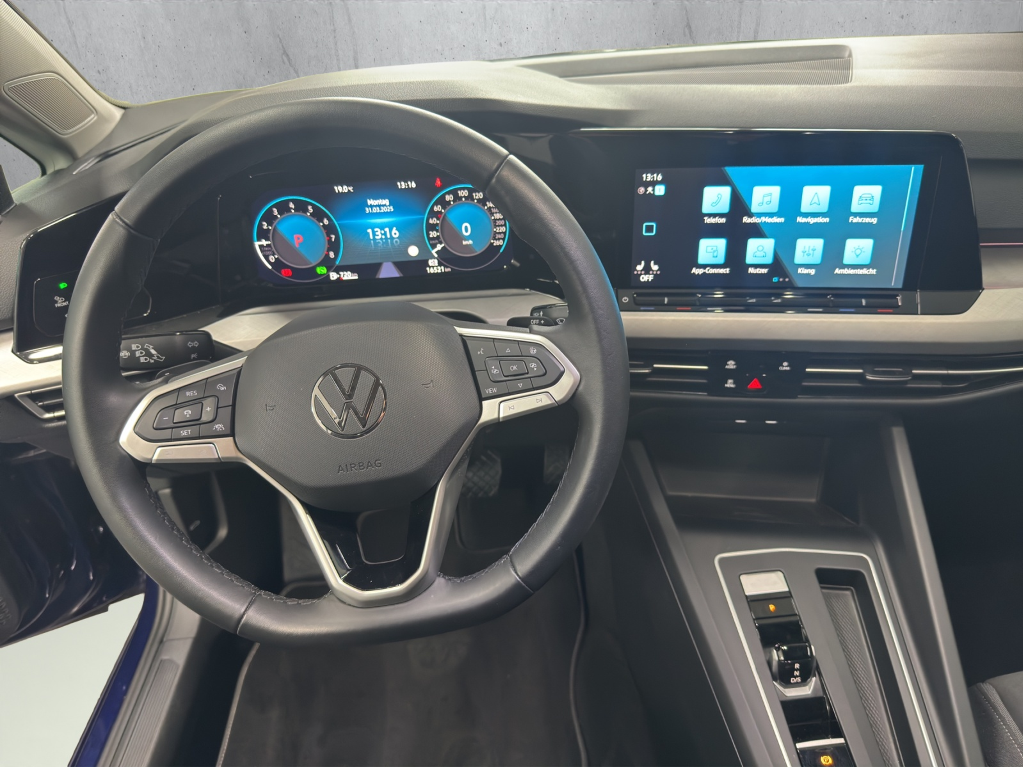 listing desktop thumbnail image 8