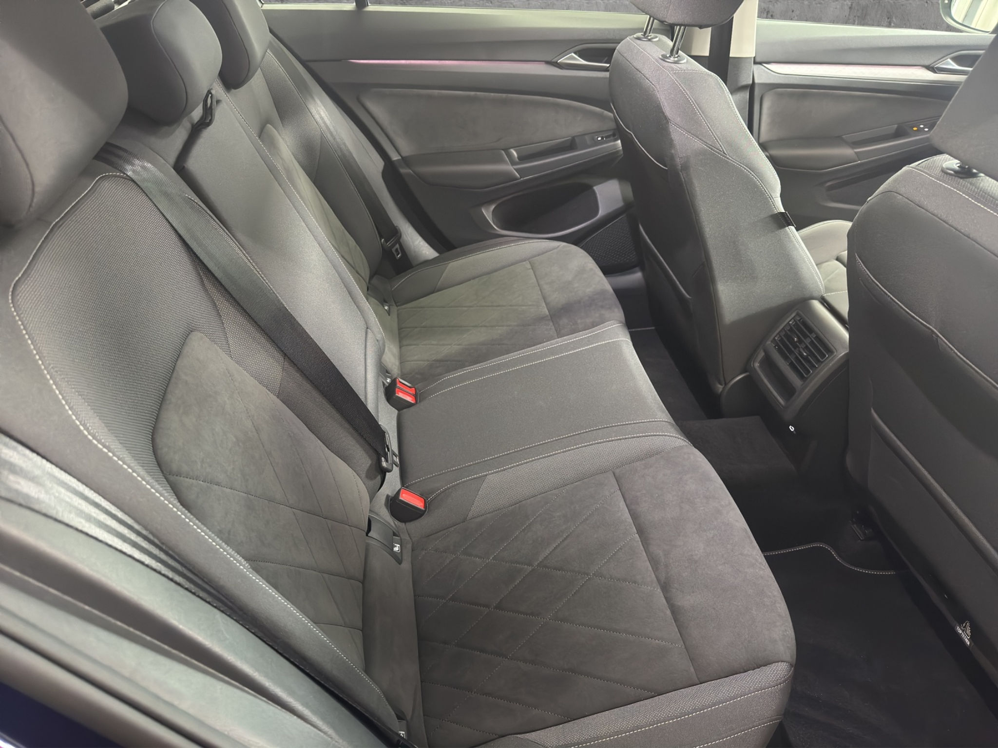 listing desktop thumbnail image 11