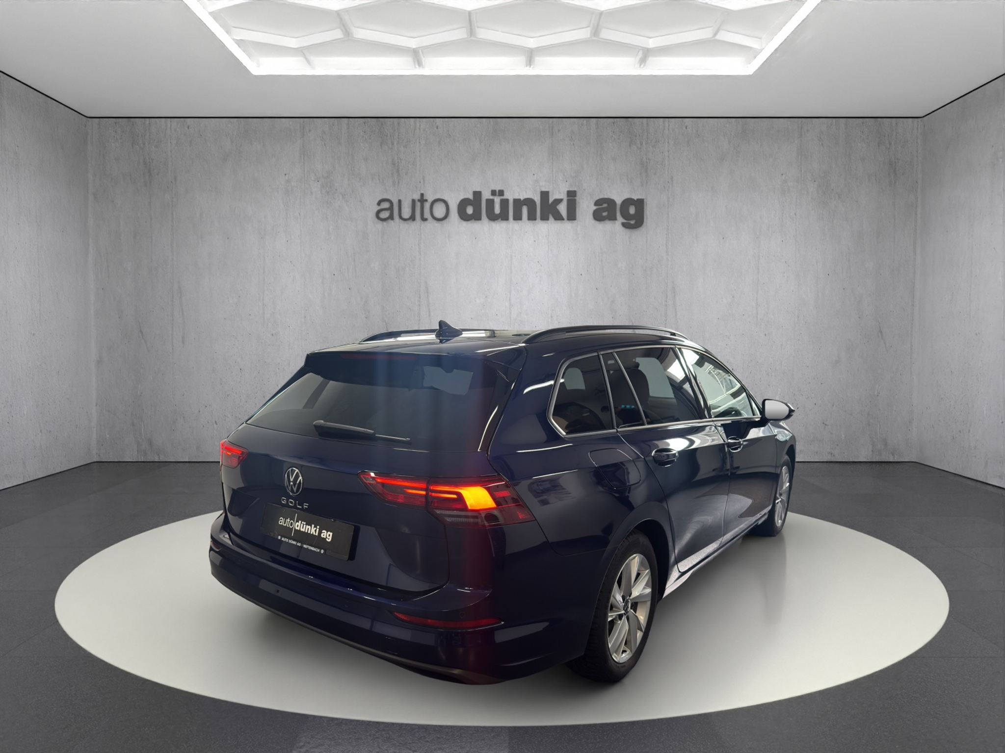 listing desktop thumbnail image 3