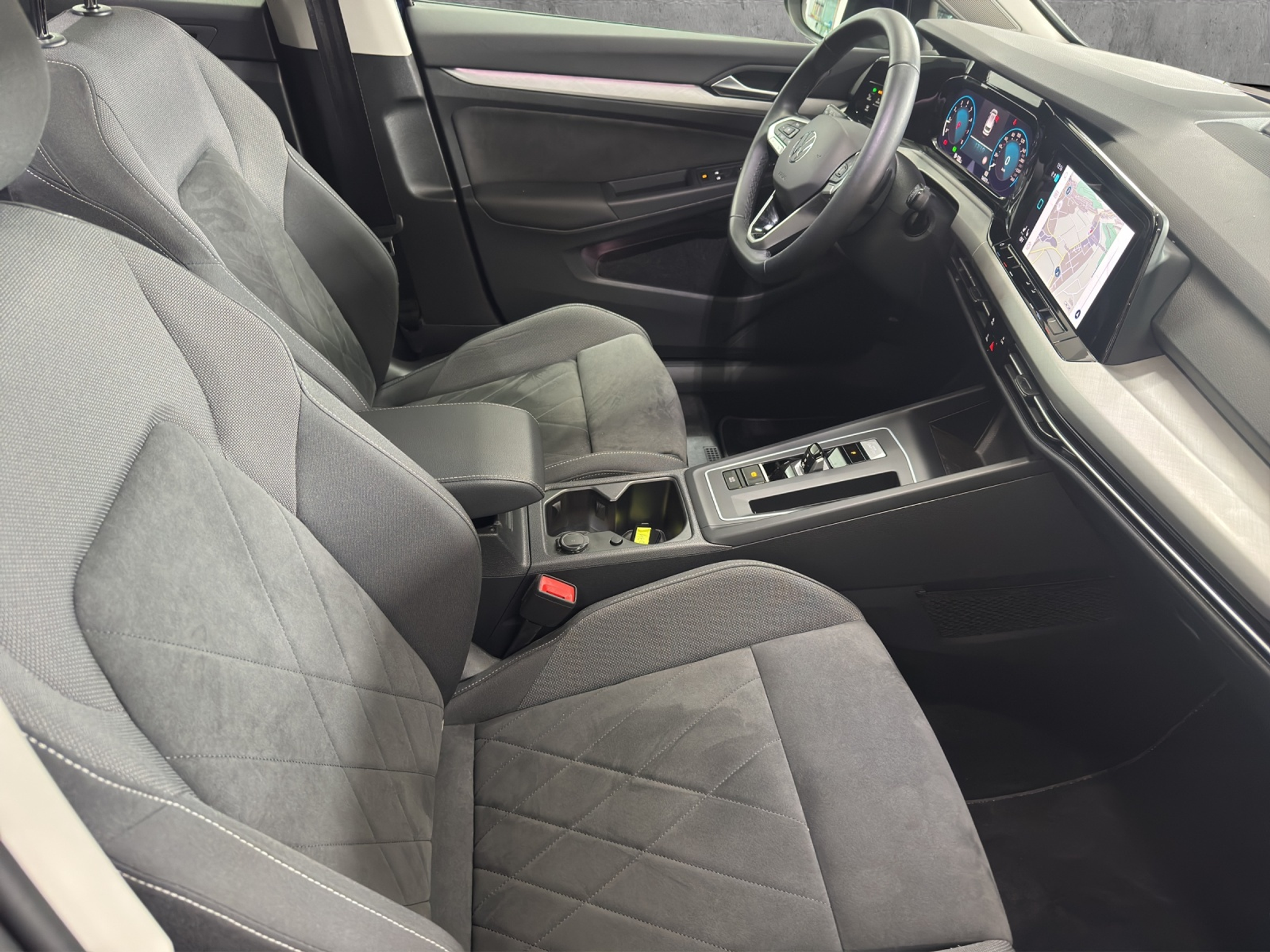 listing desktop thumbnail image 7