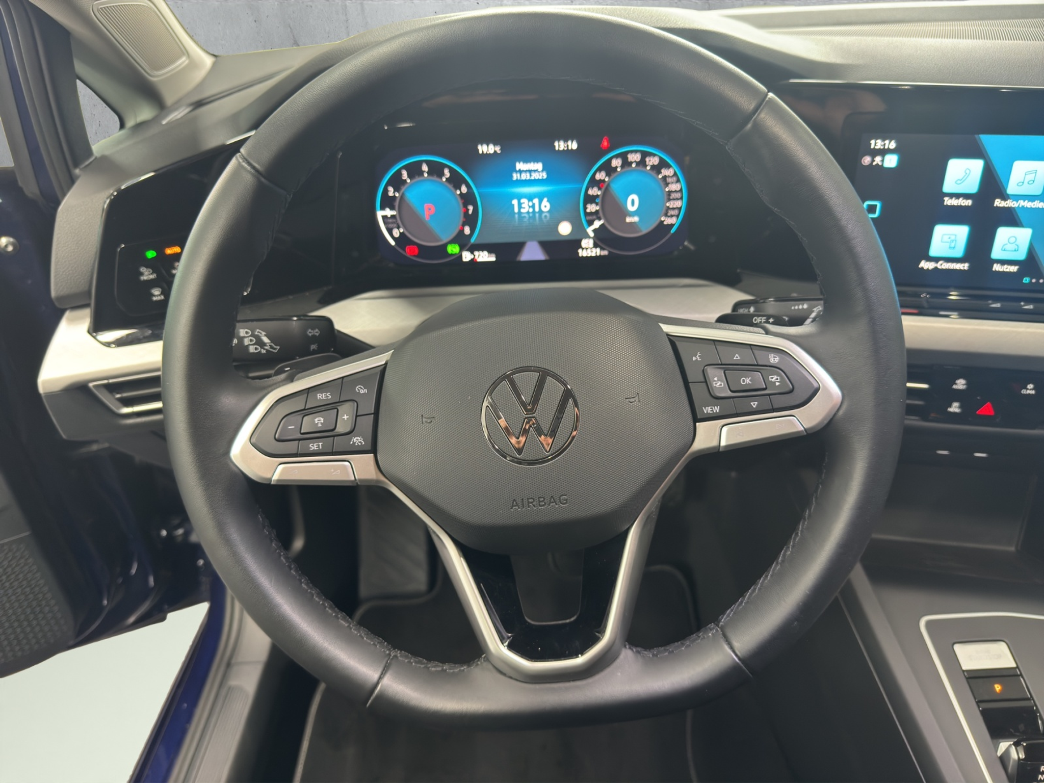 listing desktop thumbnail image 9