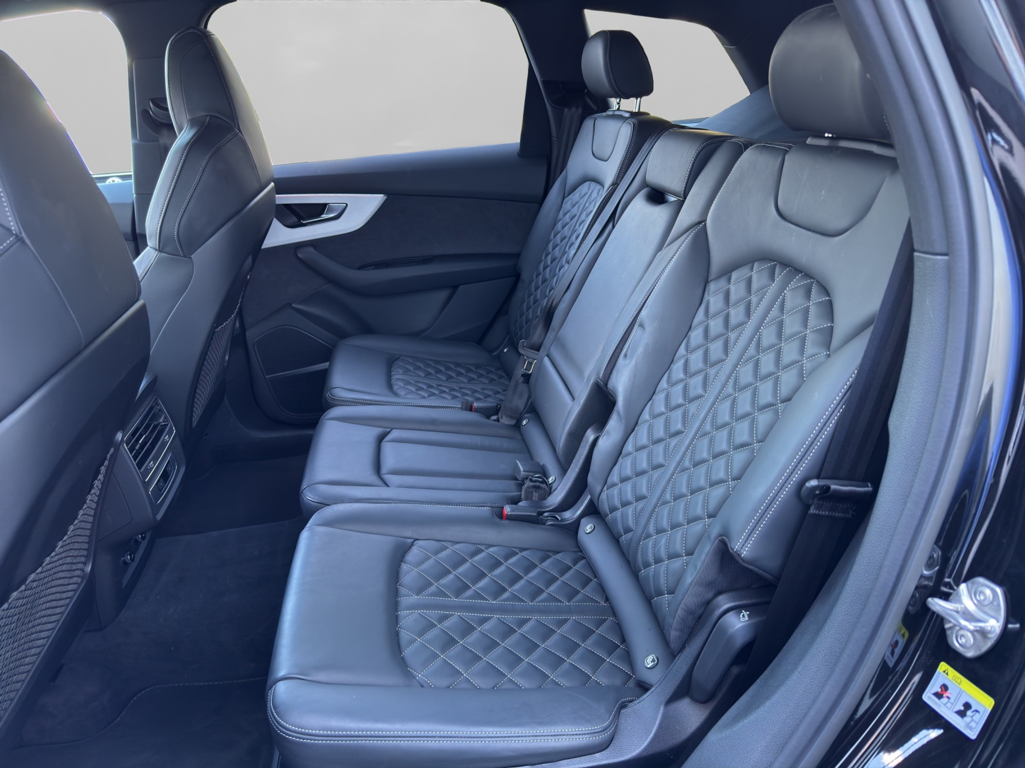 listing desktop thumbnail image 7