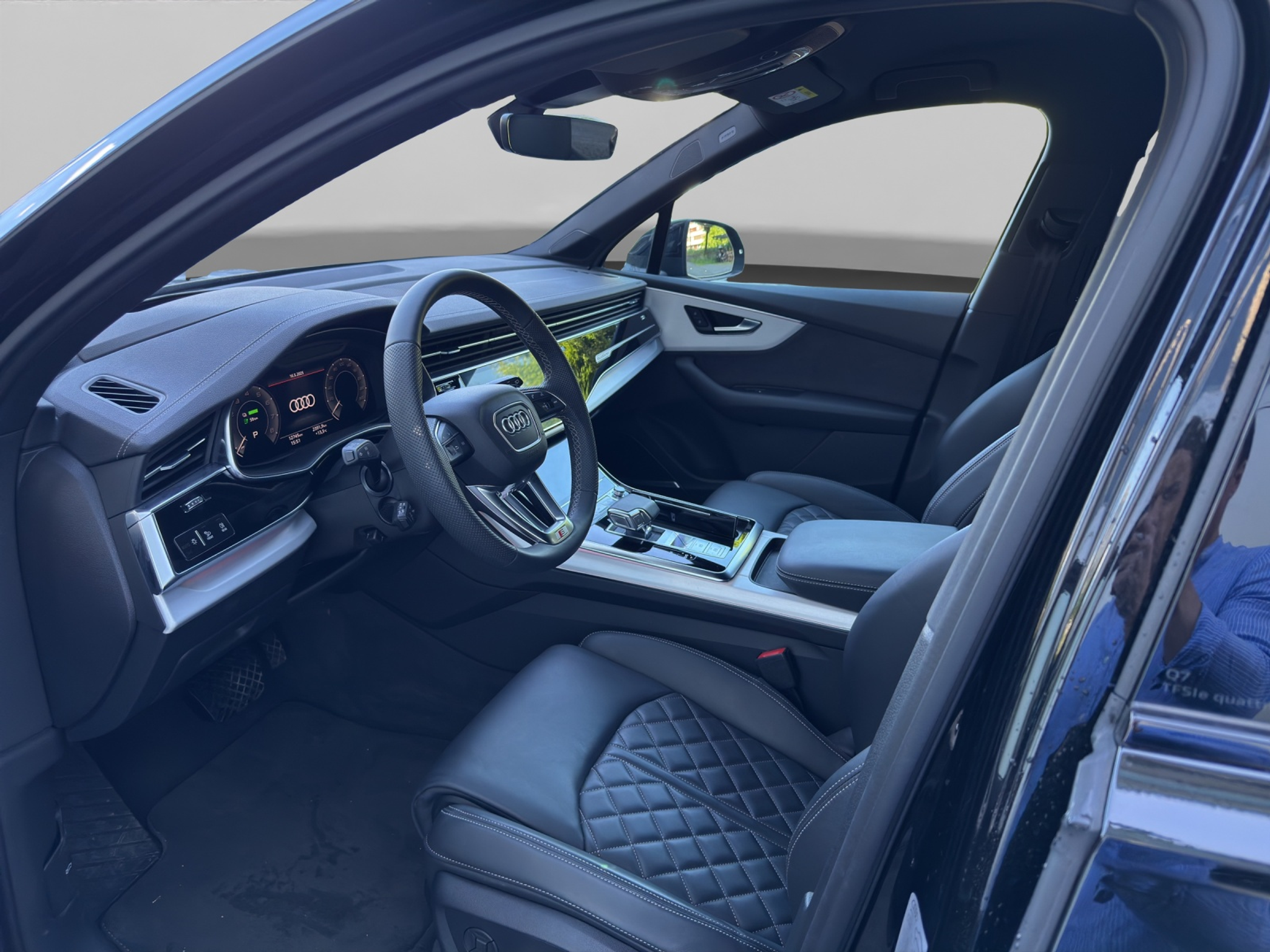 listing desktop thumbnail image 5