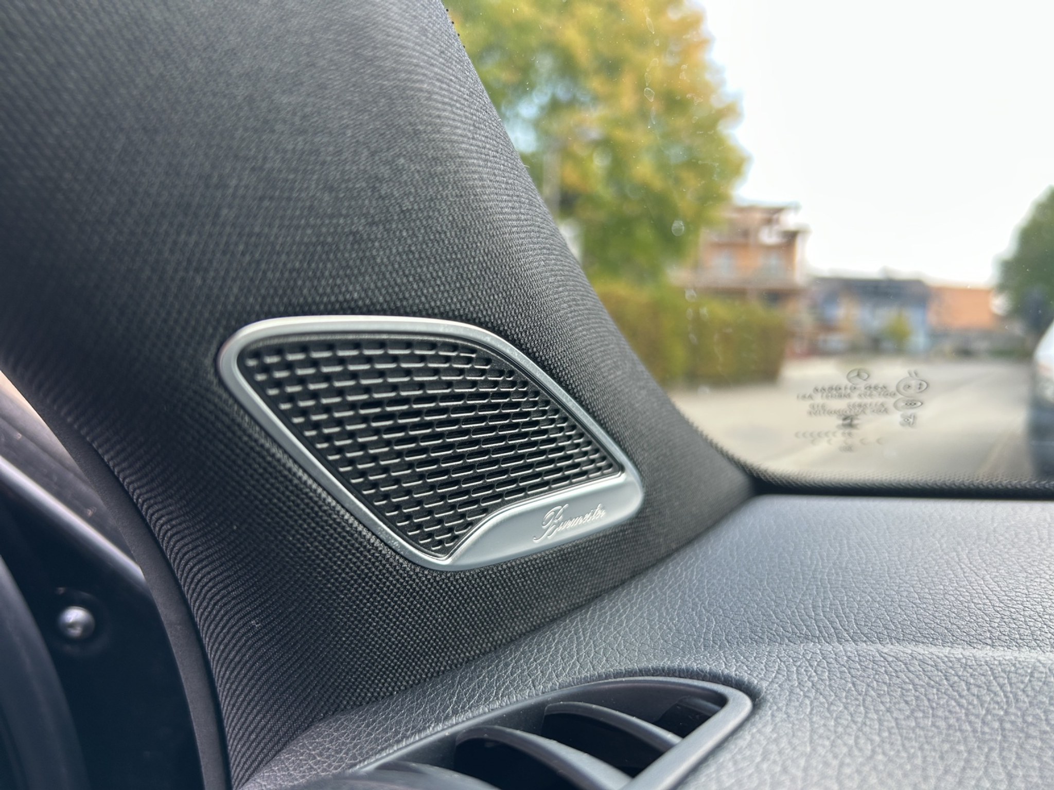 listing desktop thumbnail image 16