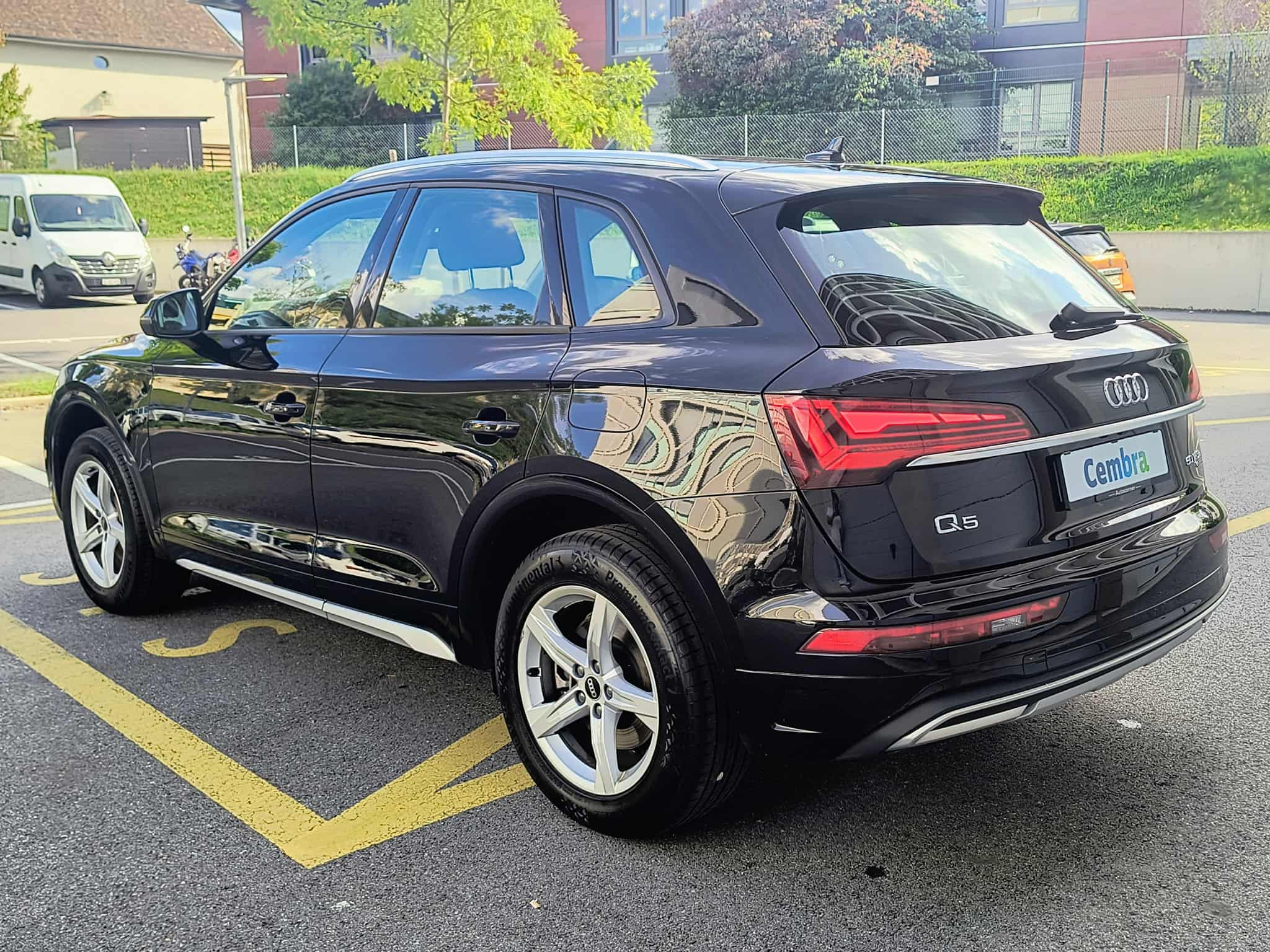 listing desktop thumbnail image 3