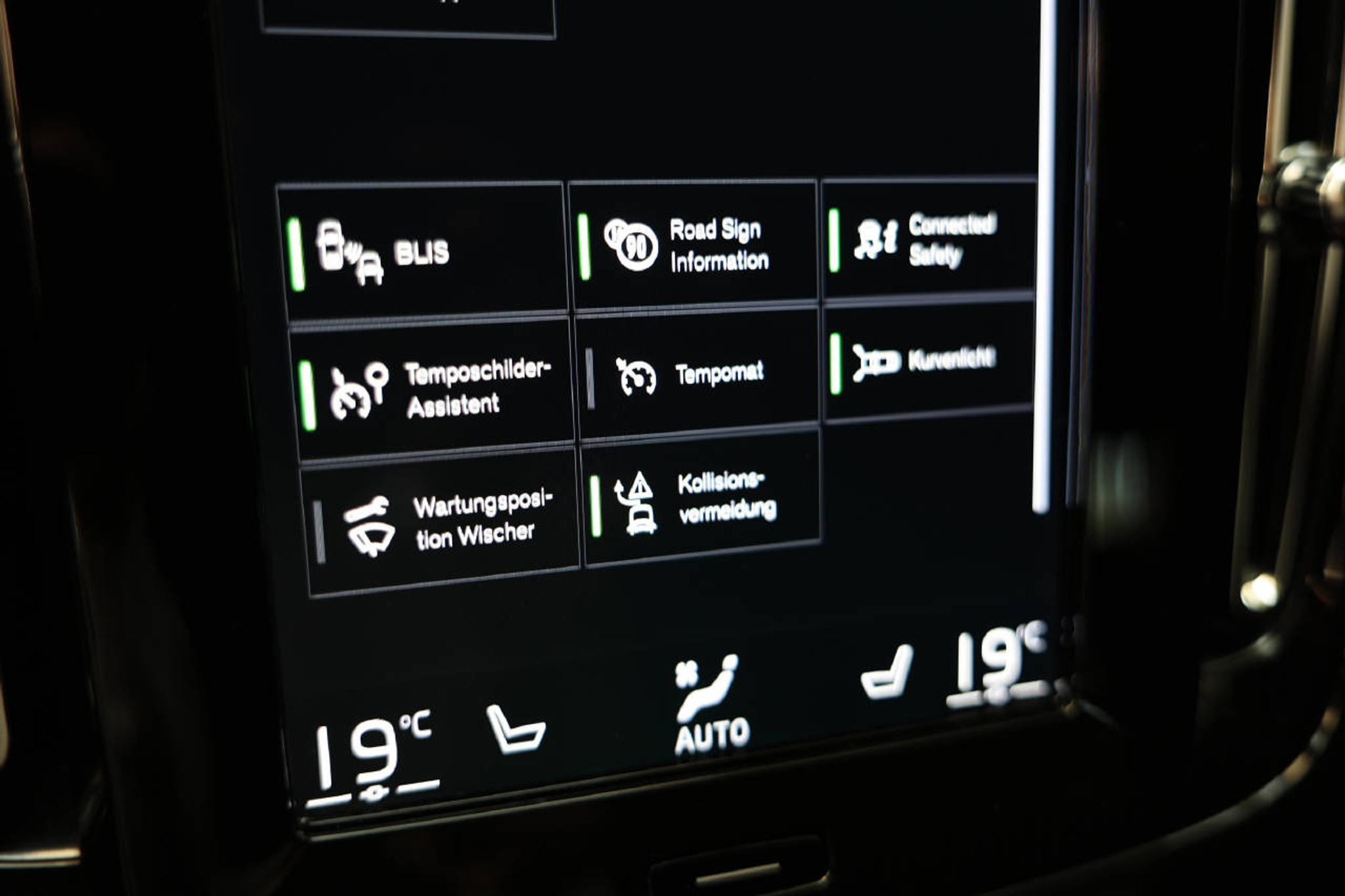 listing desktop thumbnail image 11