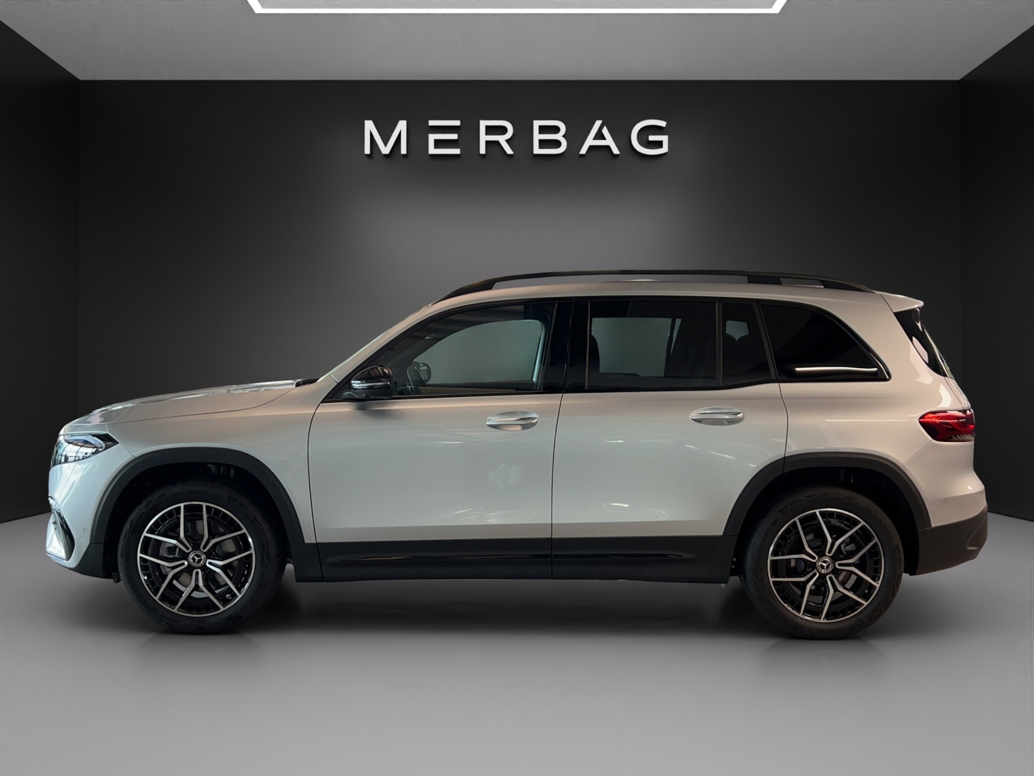 listing desktop thumbnail image 1