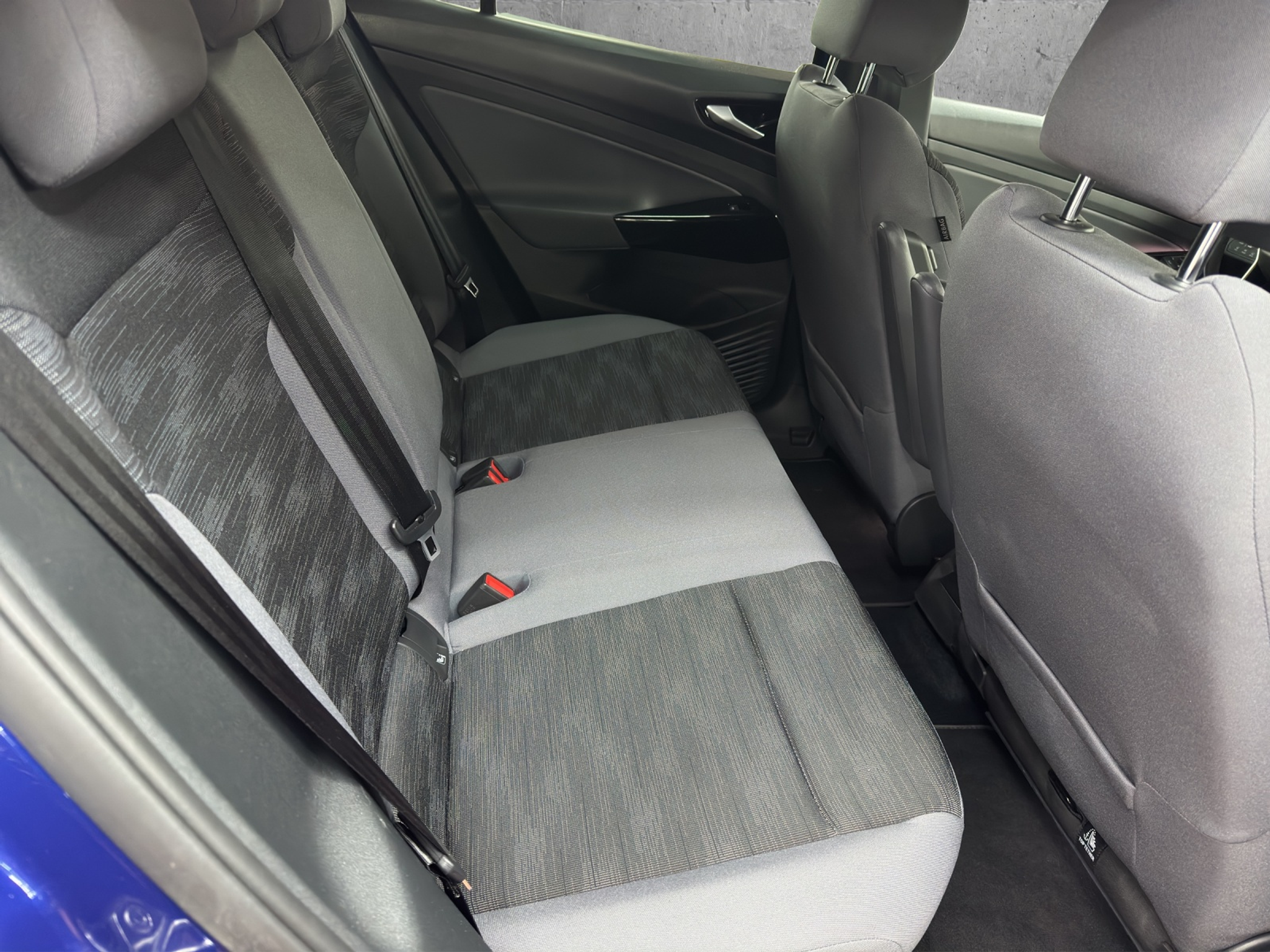 listing desktop thumbnail image 11