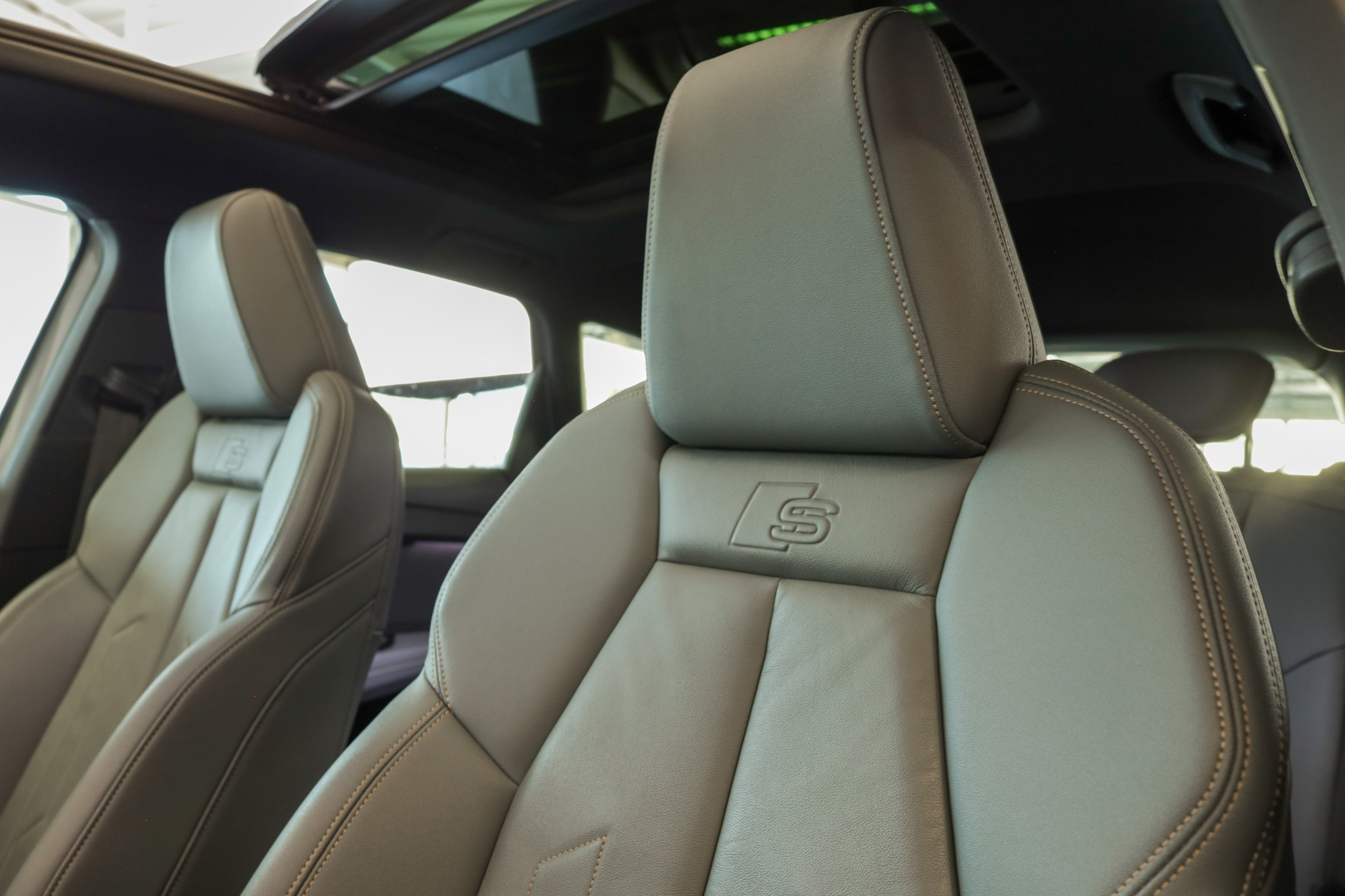 listing desktop thumbnail image 17