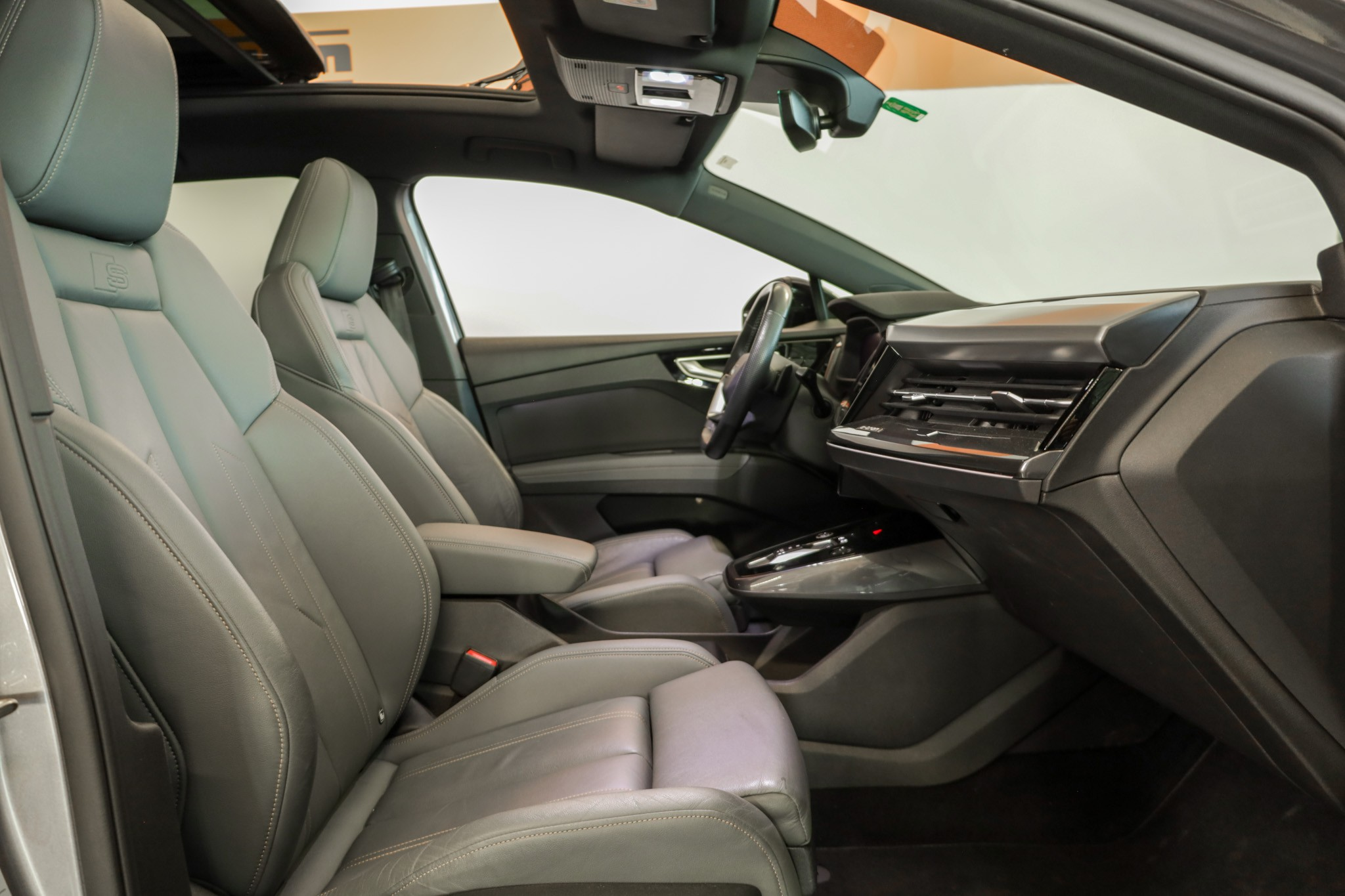 listing desktop thumbnail image 10