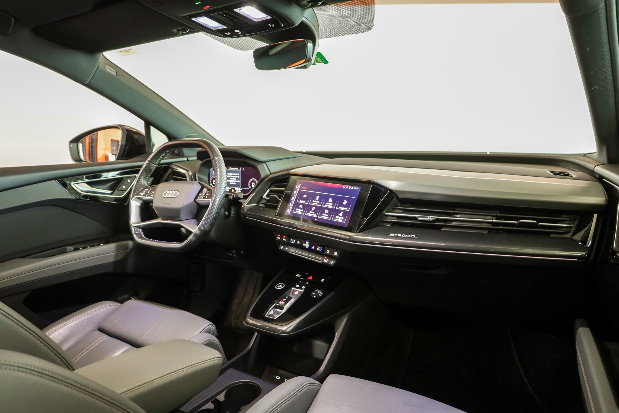 listing desktop thumbnail image 3