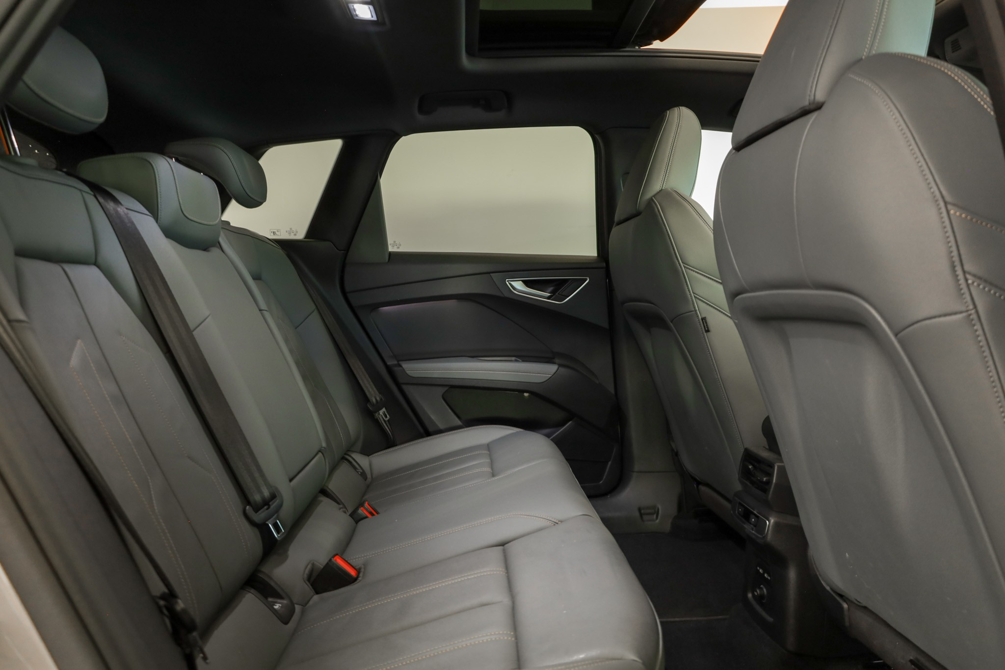 listing desktop thumbnail image 11