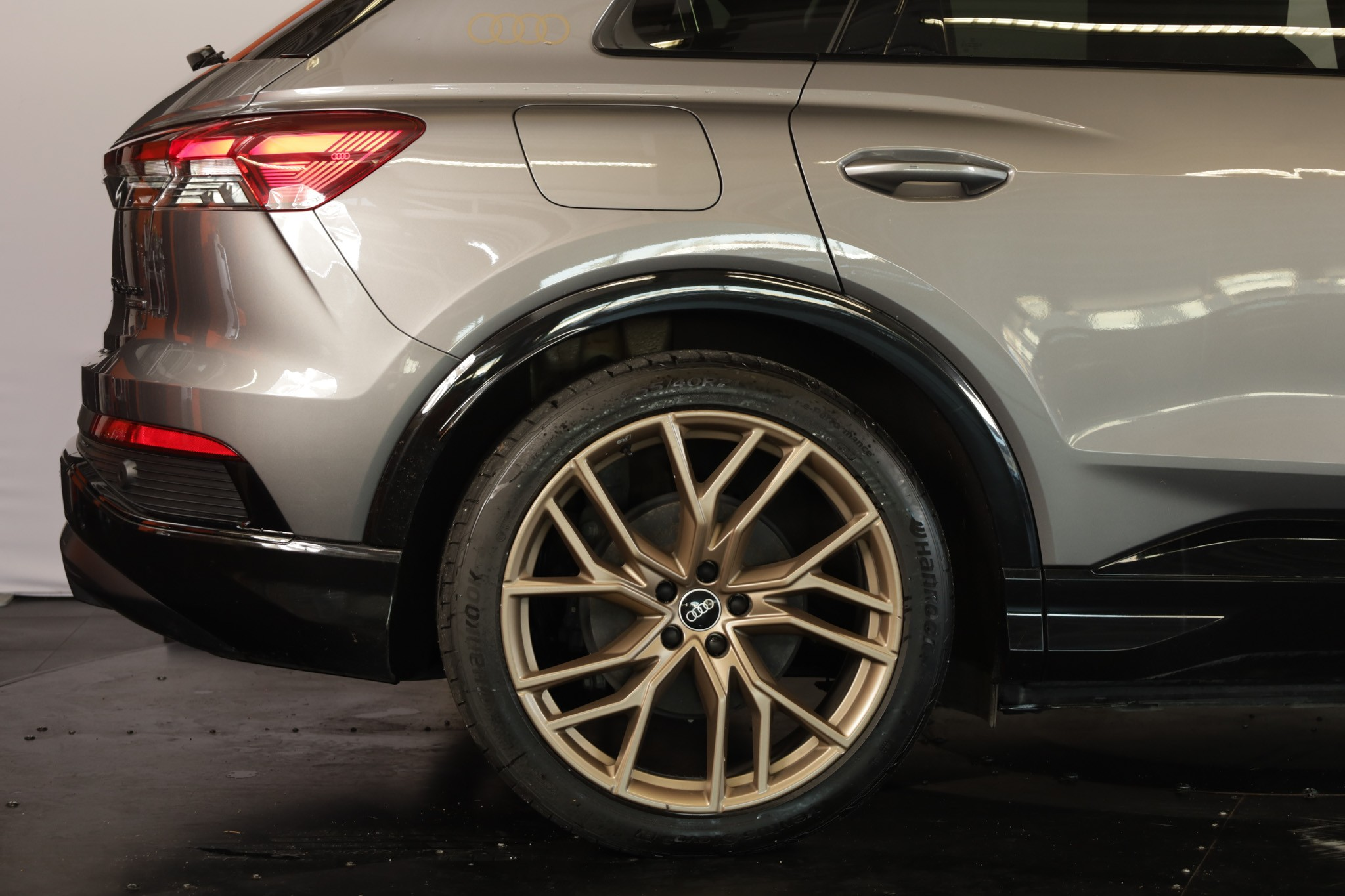 listing desktop thumbnail image 8