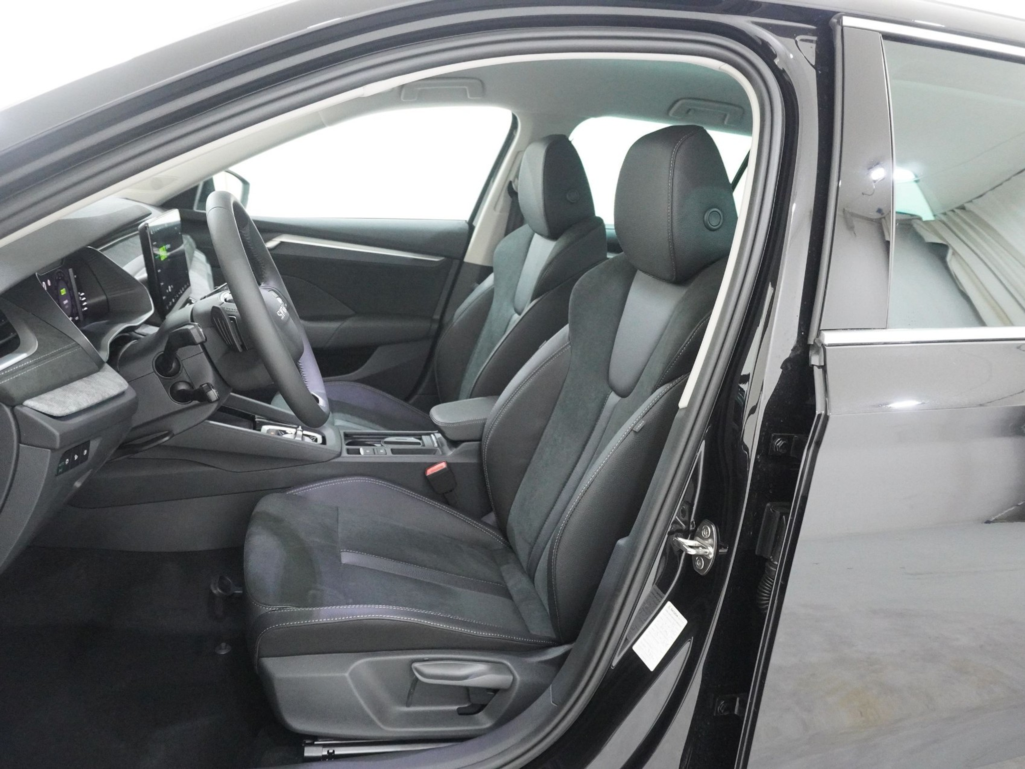 listing desktop thumbnail image 12