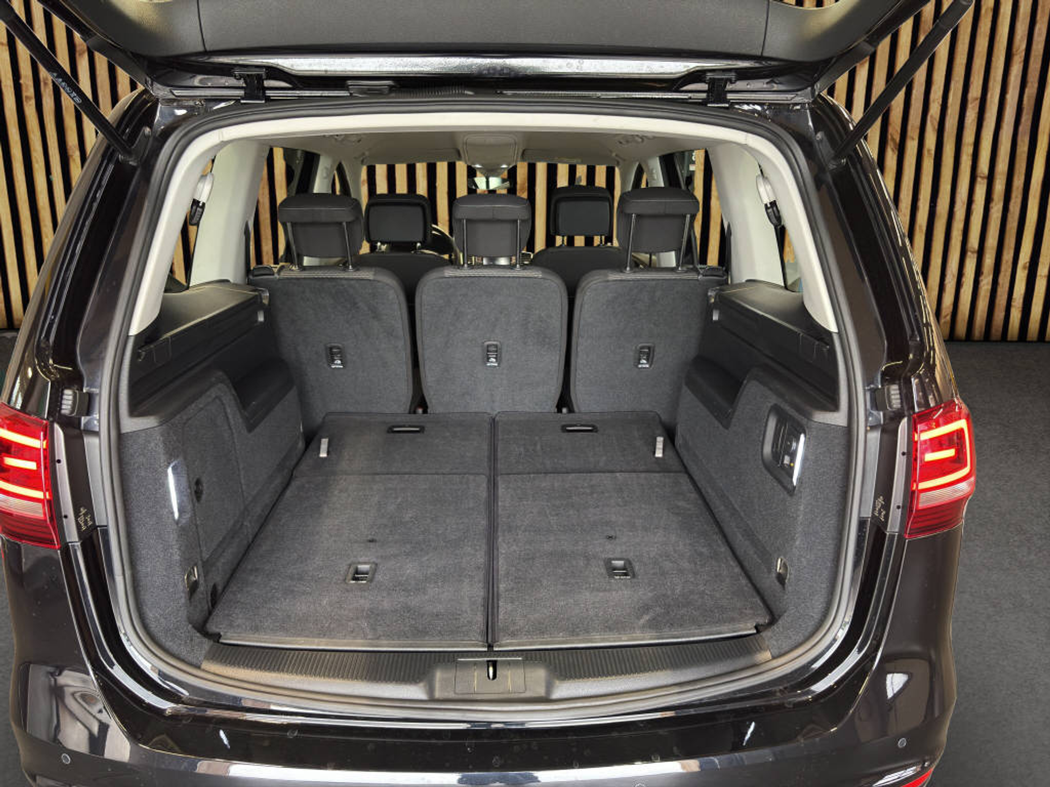 listing desktop thumbnail image 14