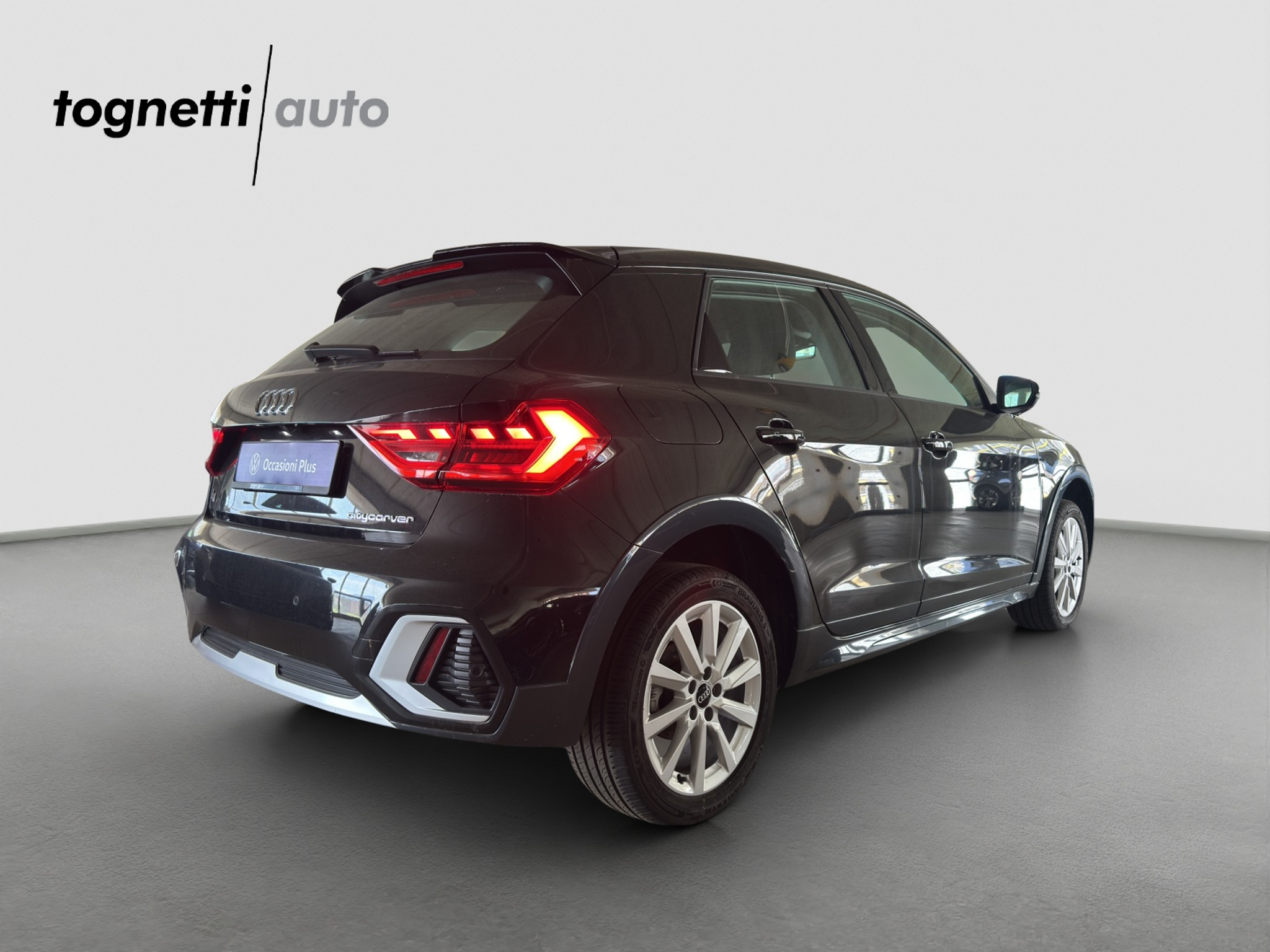 listing desktop thumbnail image 3