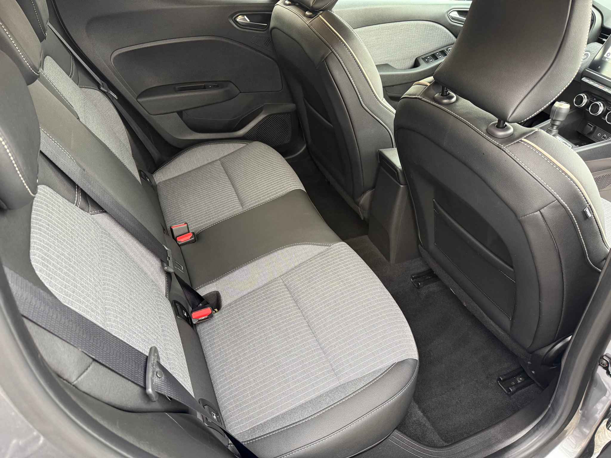 listing desktop thumbnail image 11