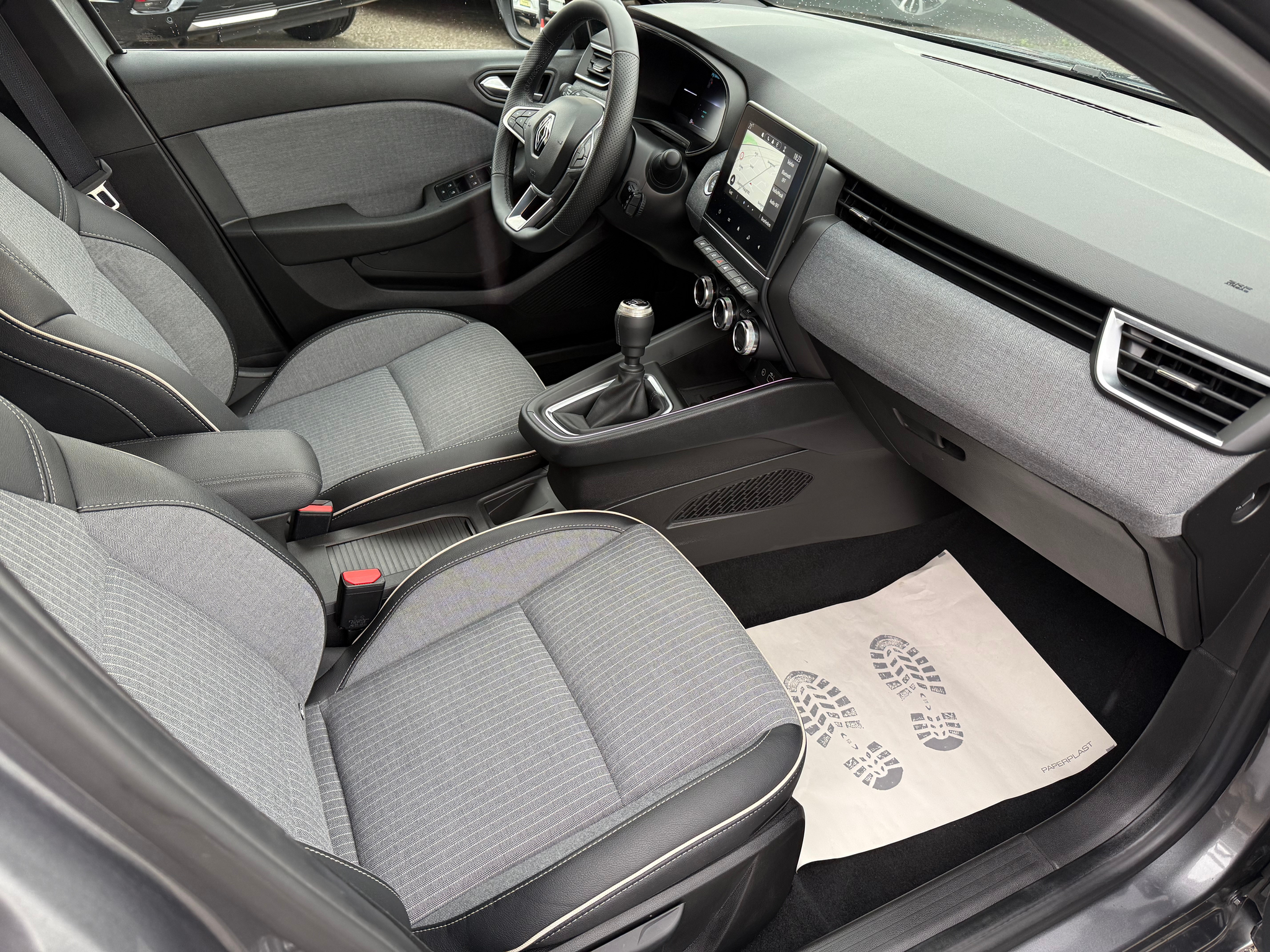 listing desktop thumbnail image 9