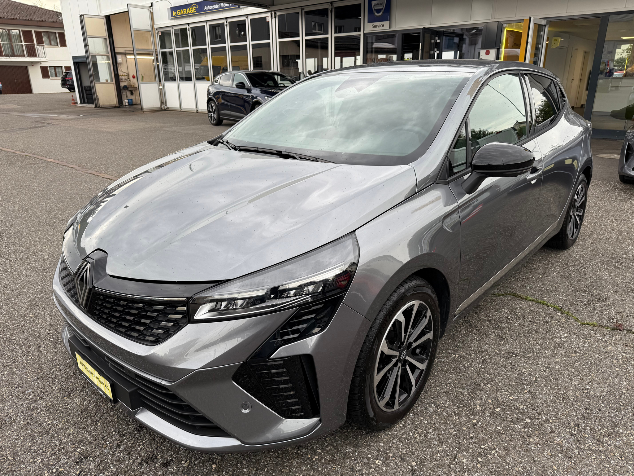 listing desktop thumbnail image 1