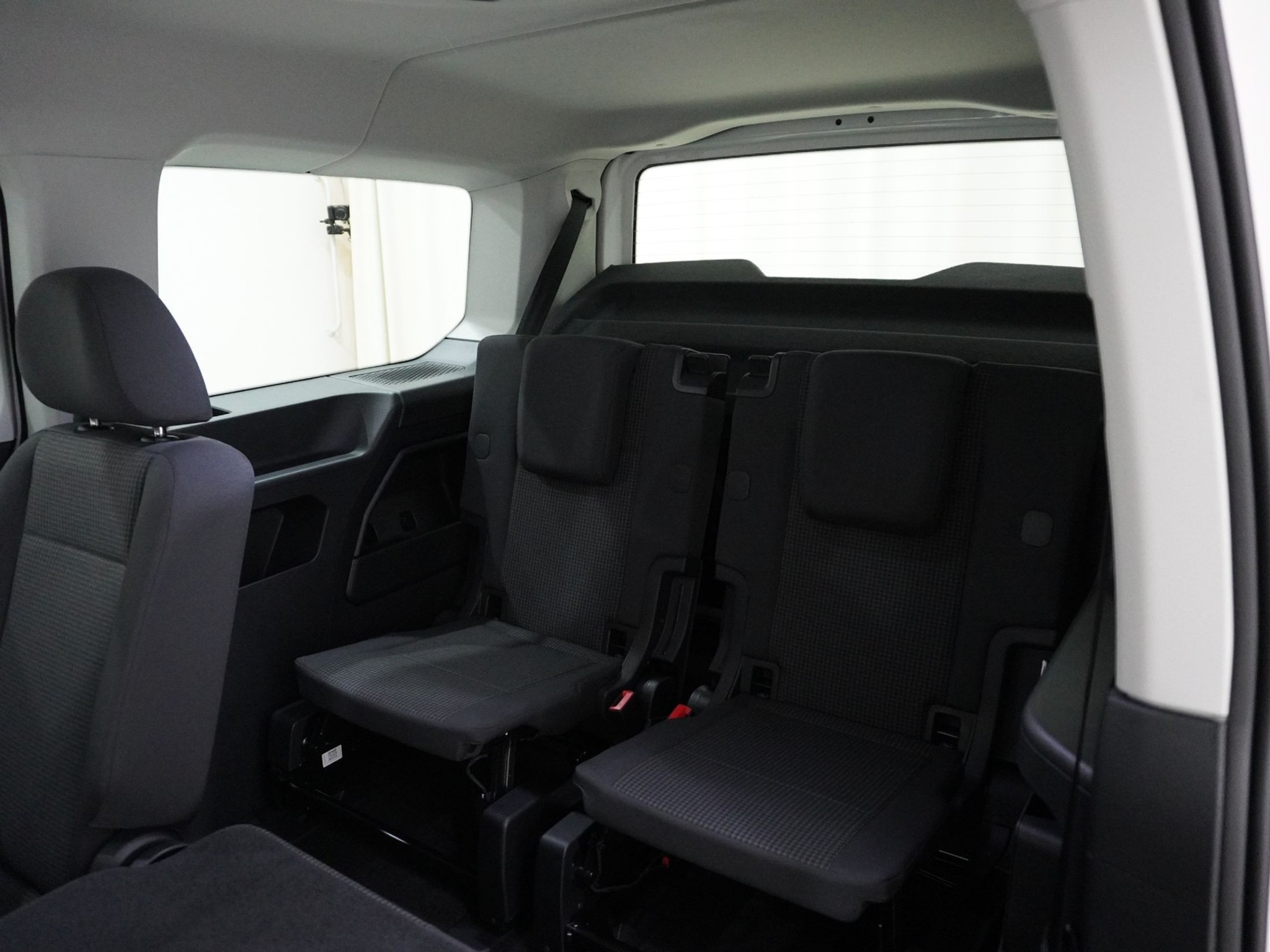 listing desktop thumbnail image 9