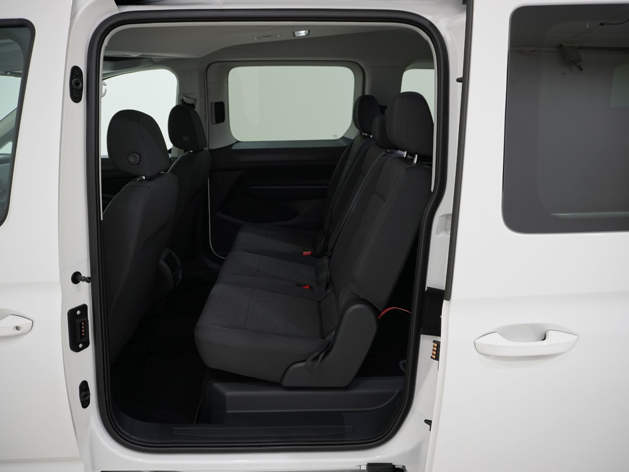 listing desktop thumbnail image 8