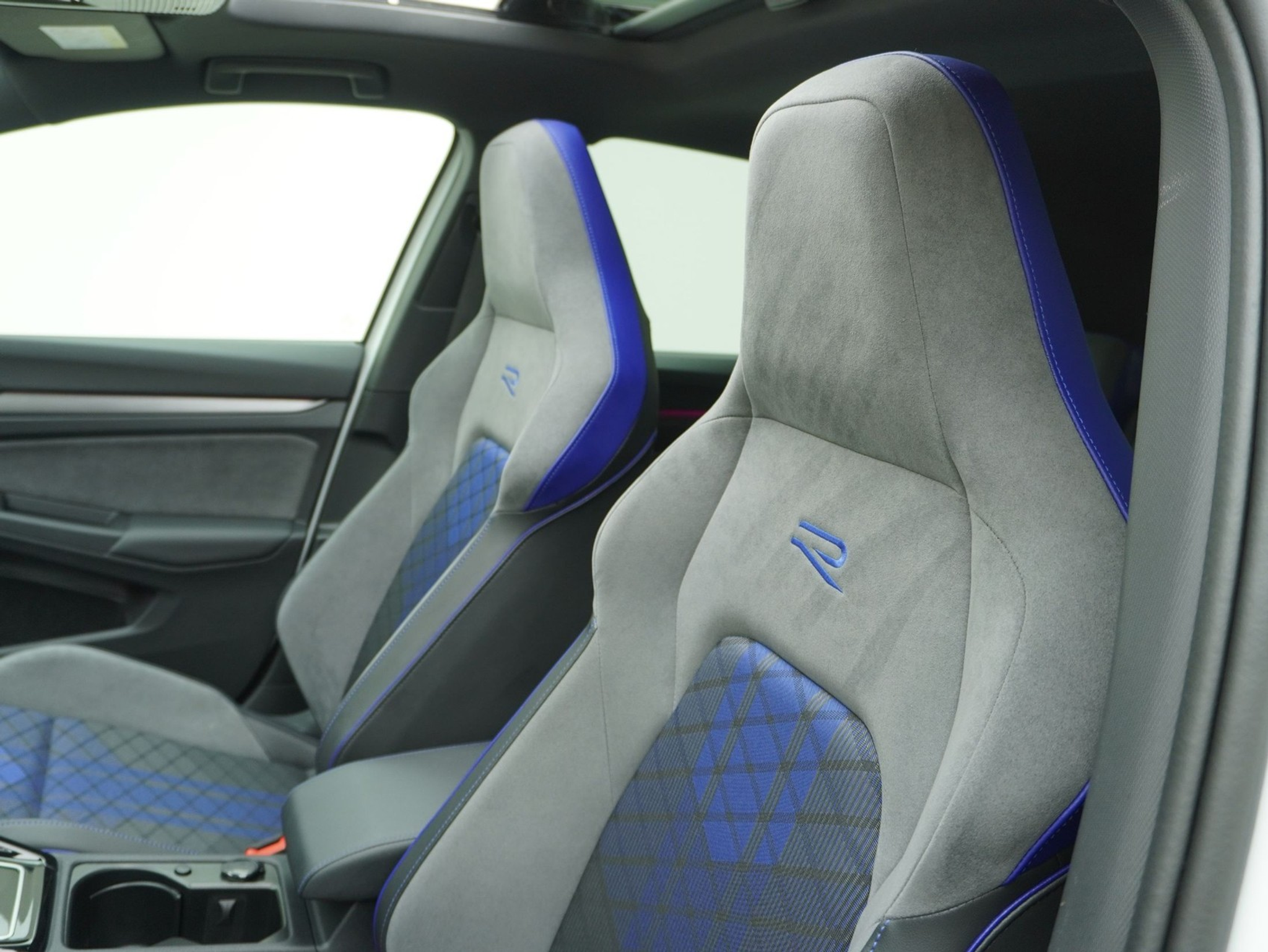 listing desktop thumbnail image 10