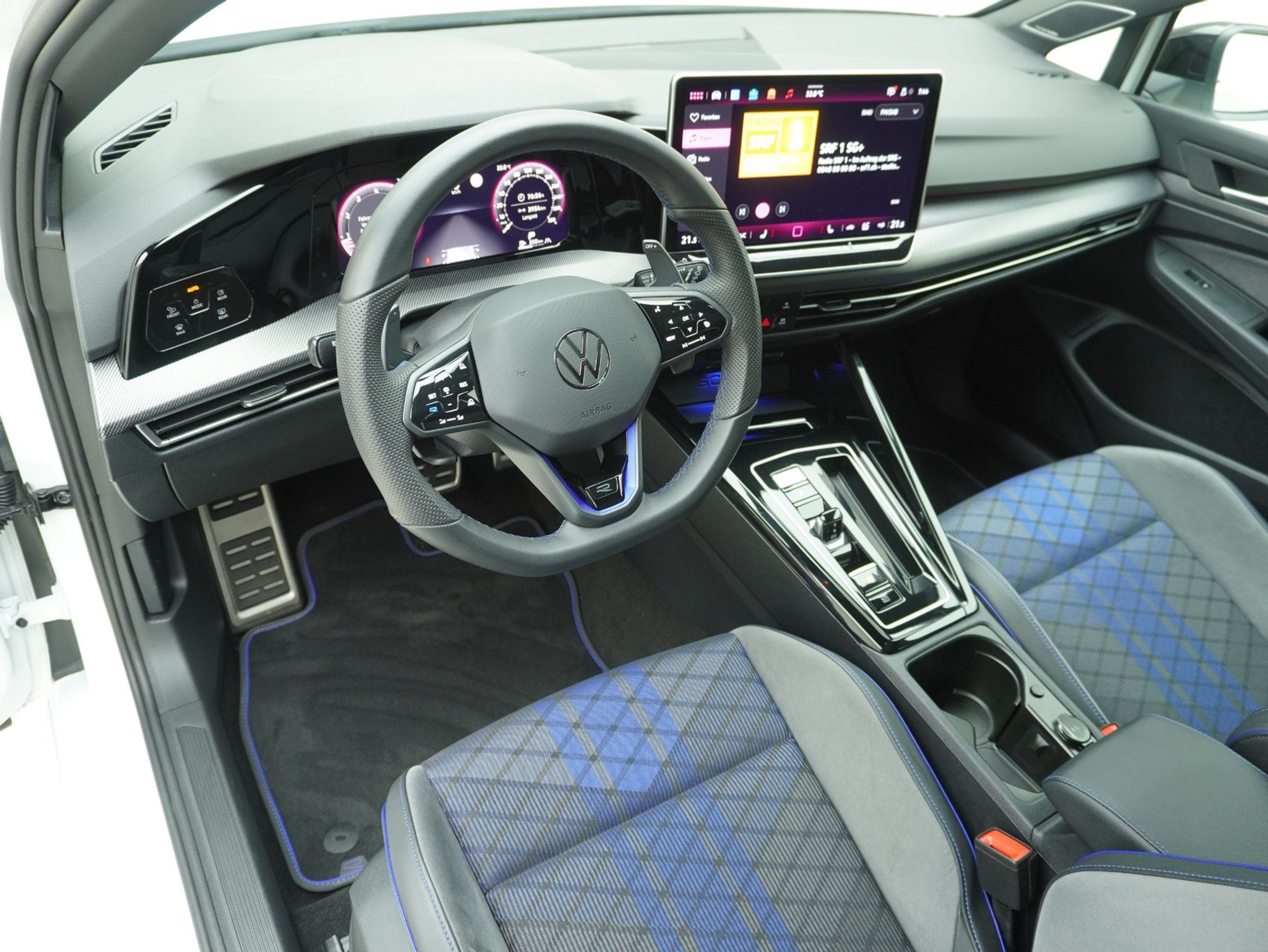 listing desktop thumbnail image 9