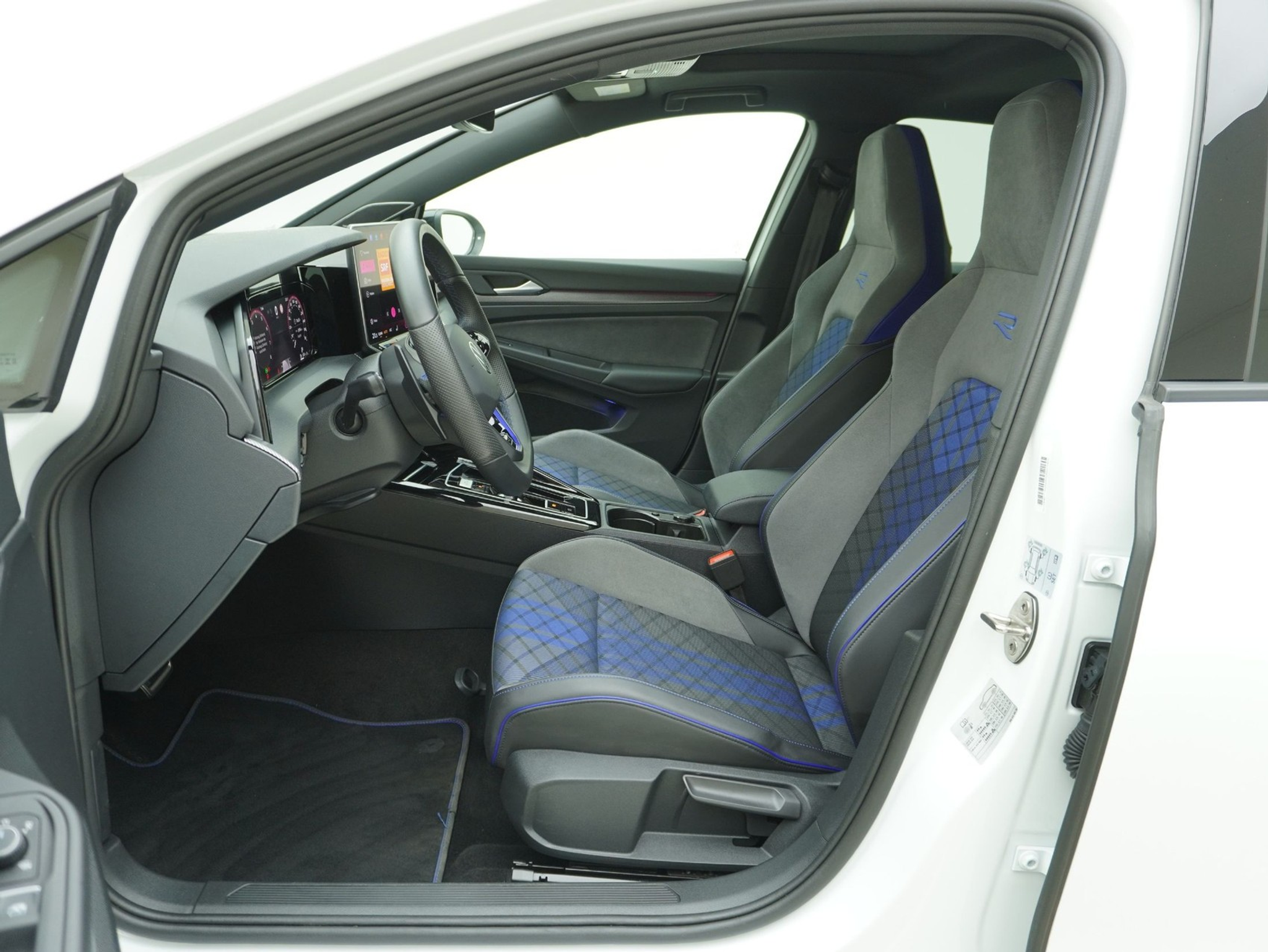 listing desktop thumbnail image 8