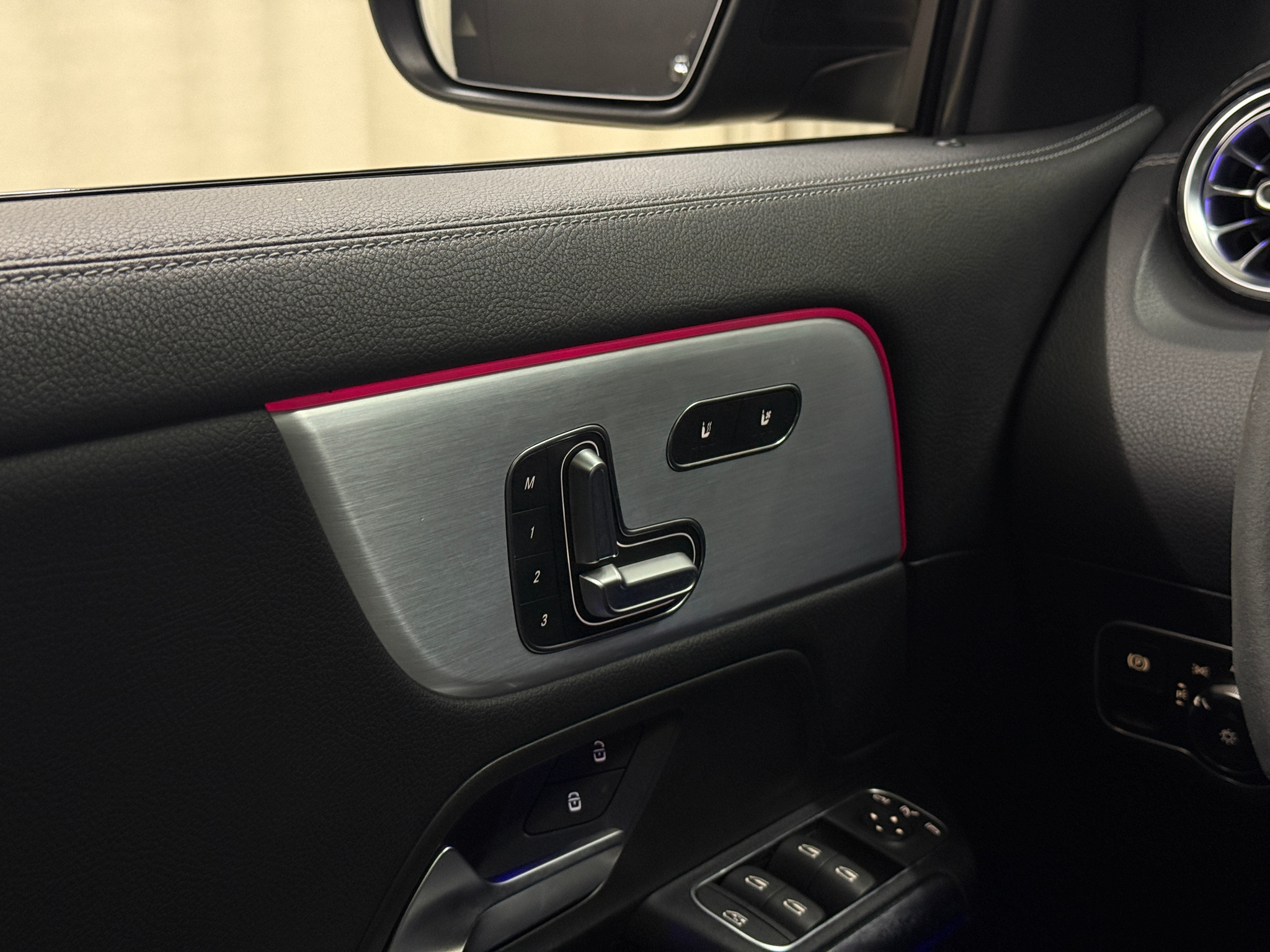 listing desktop thumbnail image 14